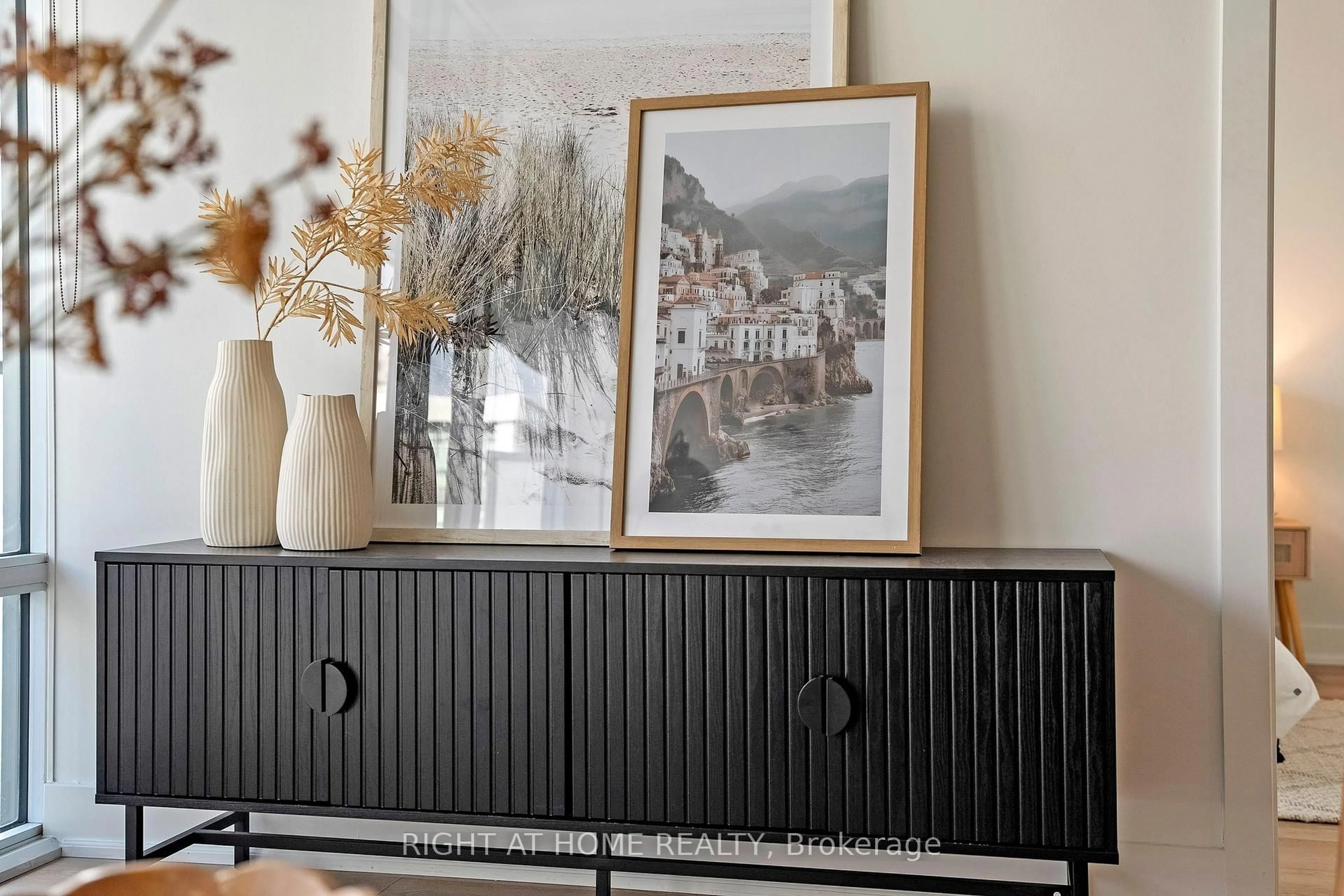 Indoor entryway for 90 Stadium Rd #1101, Toronto Ontario M5V 3W5