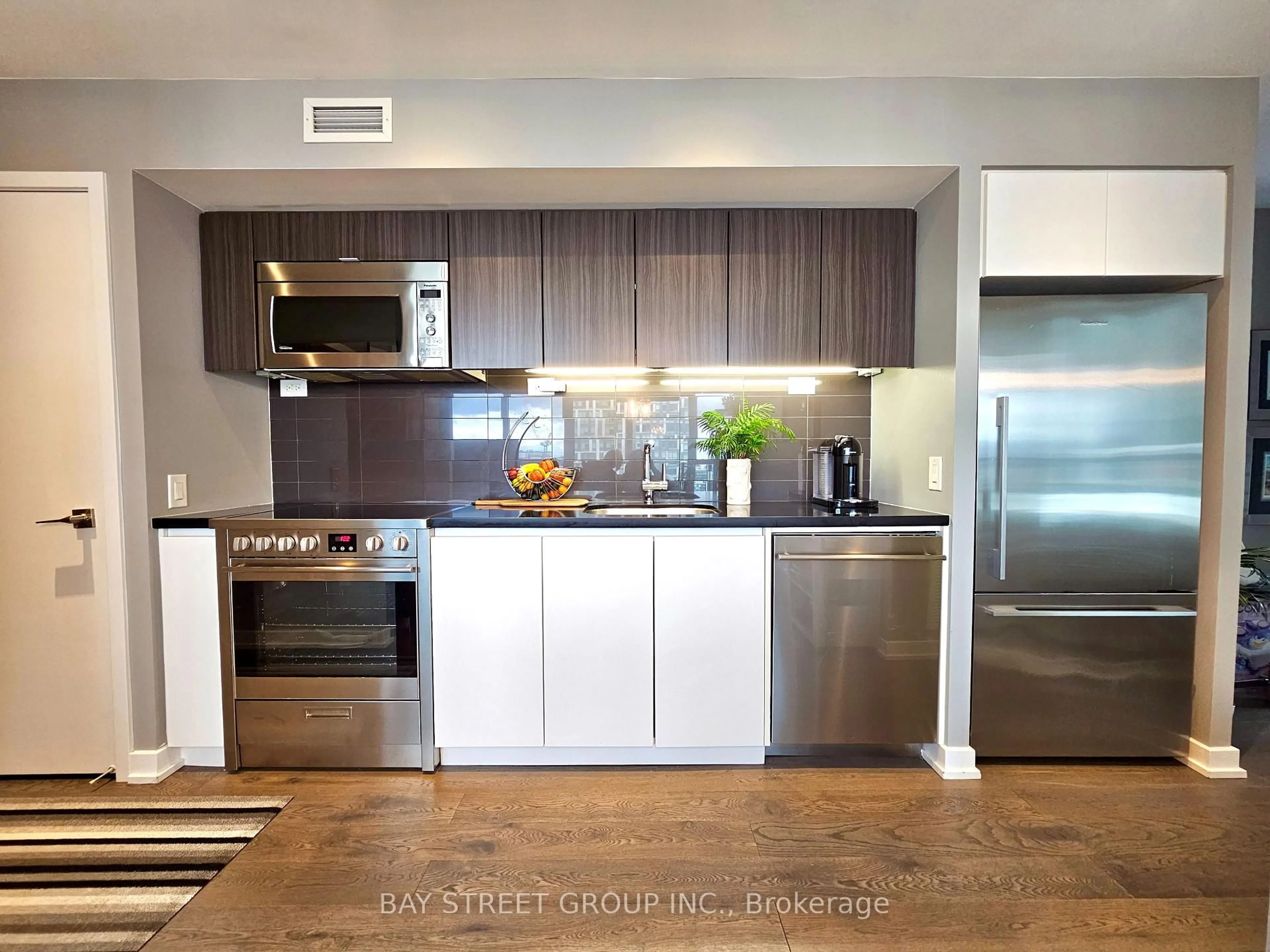 Open concept kitchen, unknown for 75 Queens Wharf Rd #3015, Toronto Ontario M5V 0J8