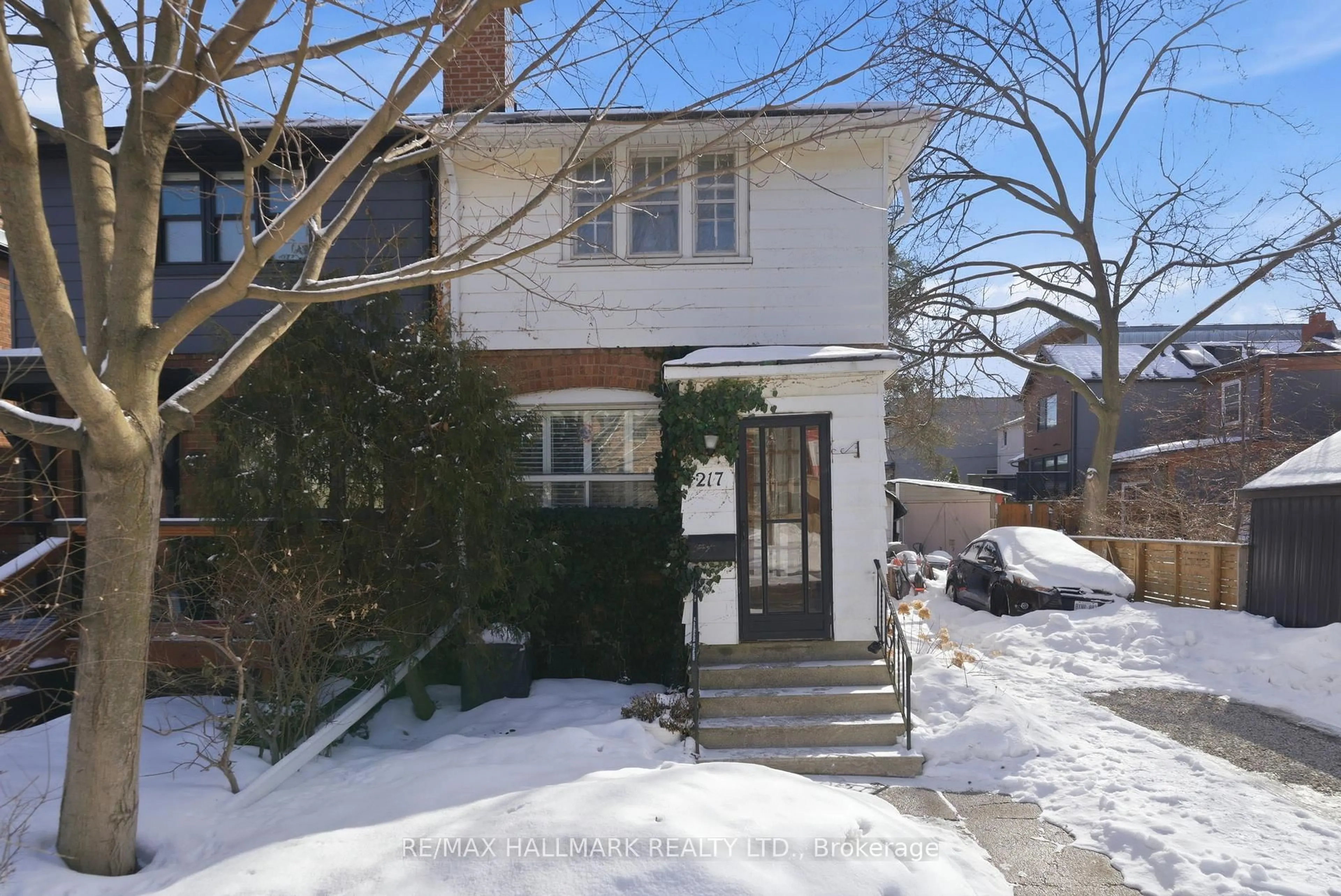 Unknown for 217 Snowdon Ave, Toronto Ontario M4N 2B4