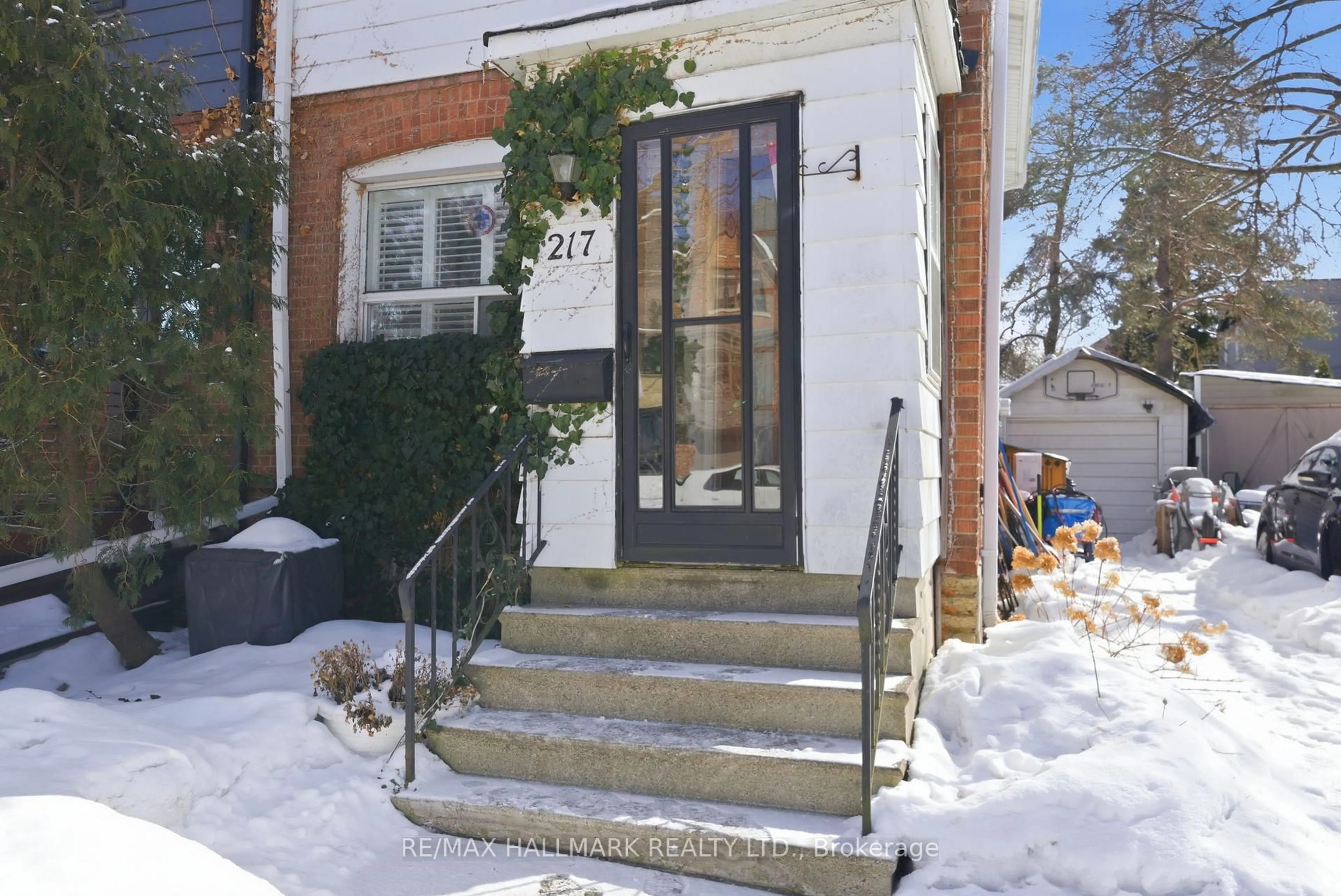 Unknown for 217 Snowdon Ave, Toronto Ontario M4N 2B4