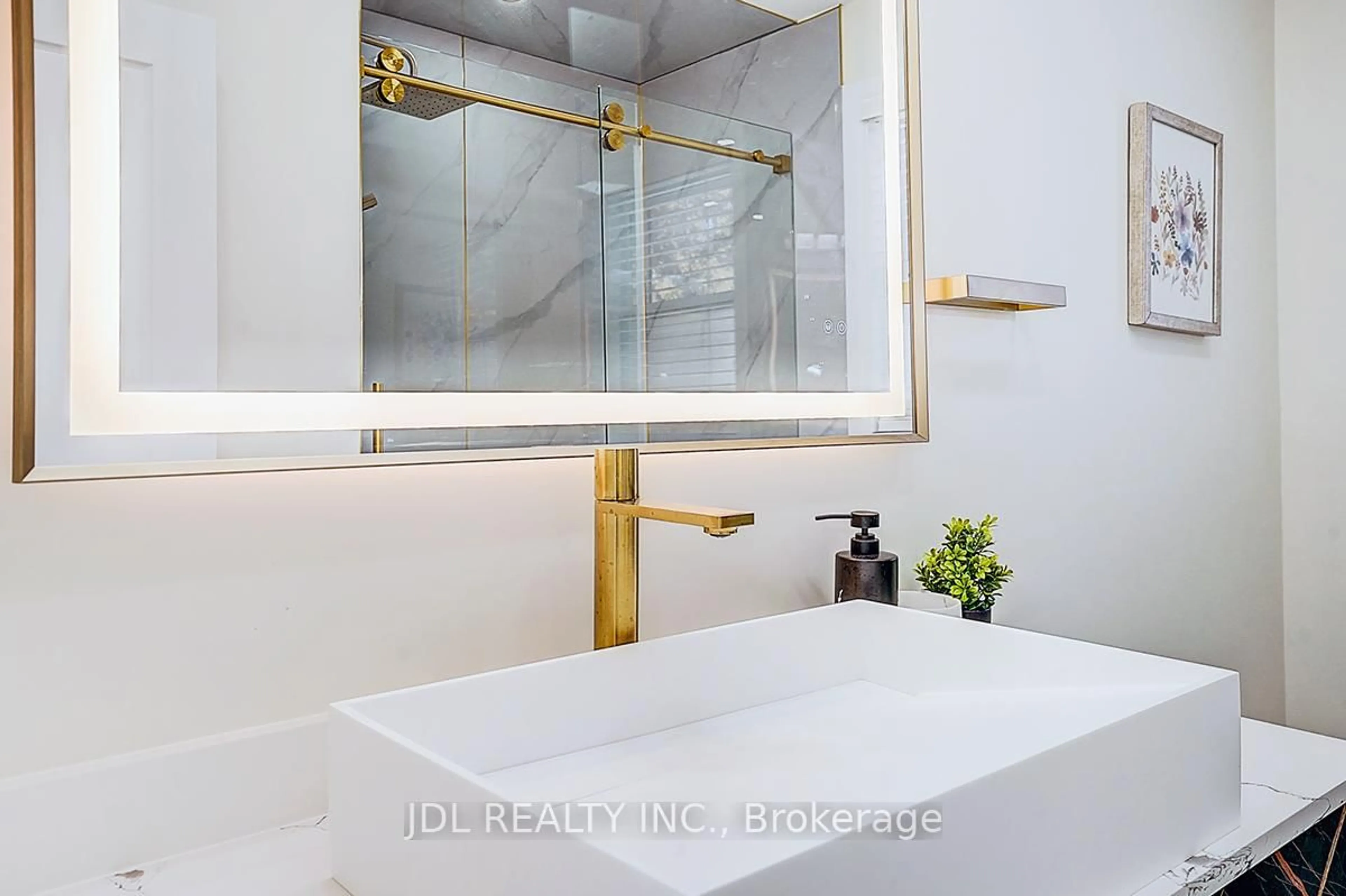 Contemporary bathroom, ceramic/tile floor for 15 Crossburn Dr, Toronto Ontario M3B 2Z3