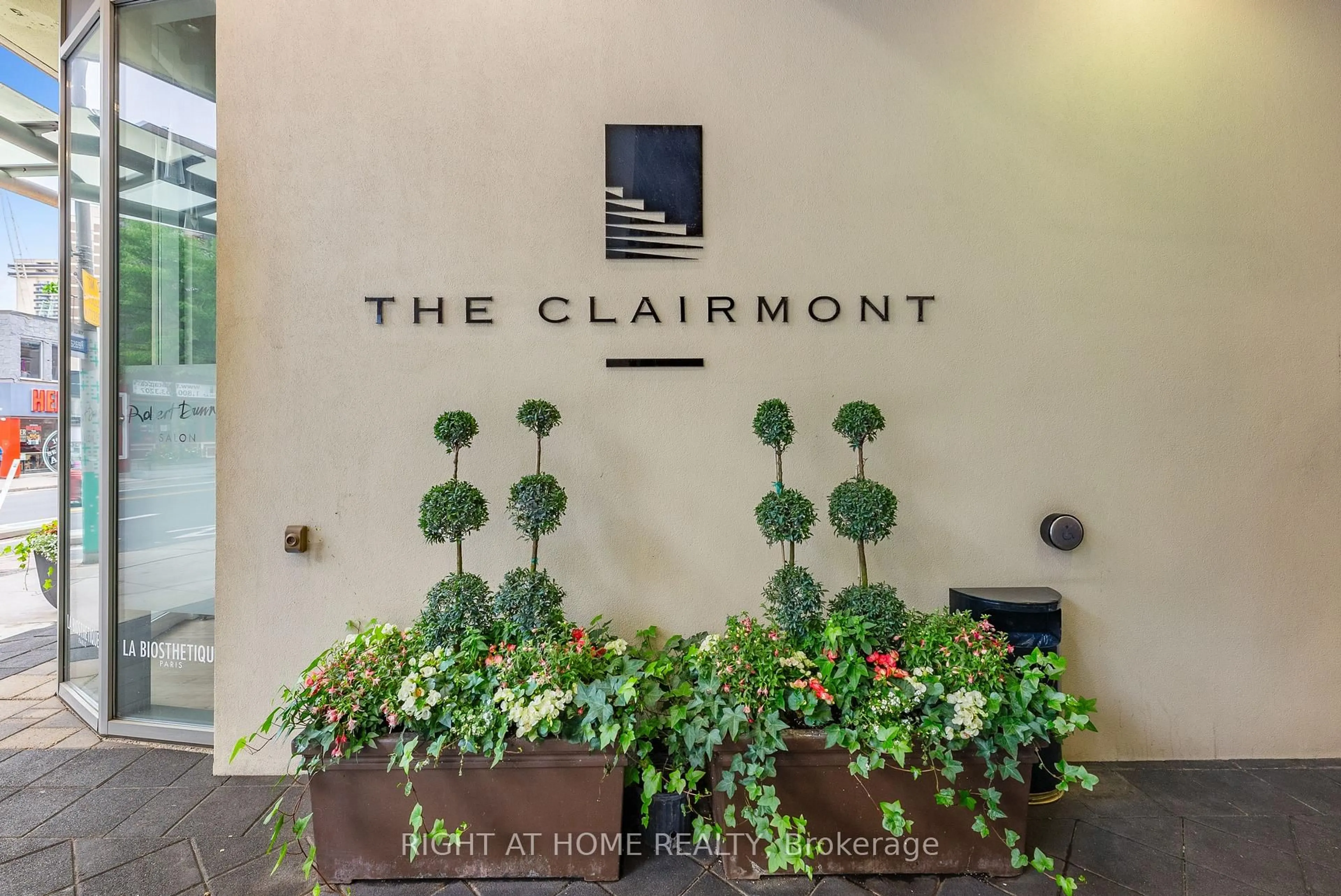 Lobby for 1430 Yonge St #704, Toronto Ontario M4T 1Y6