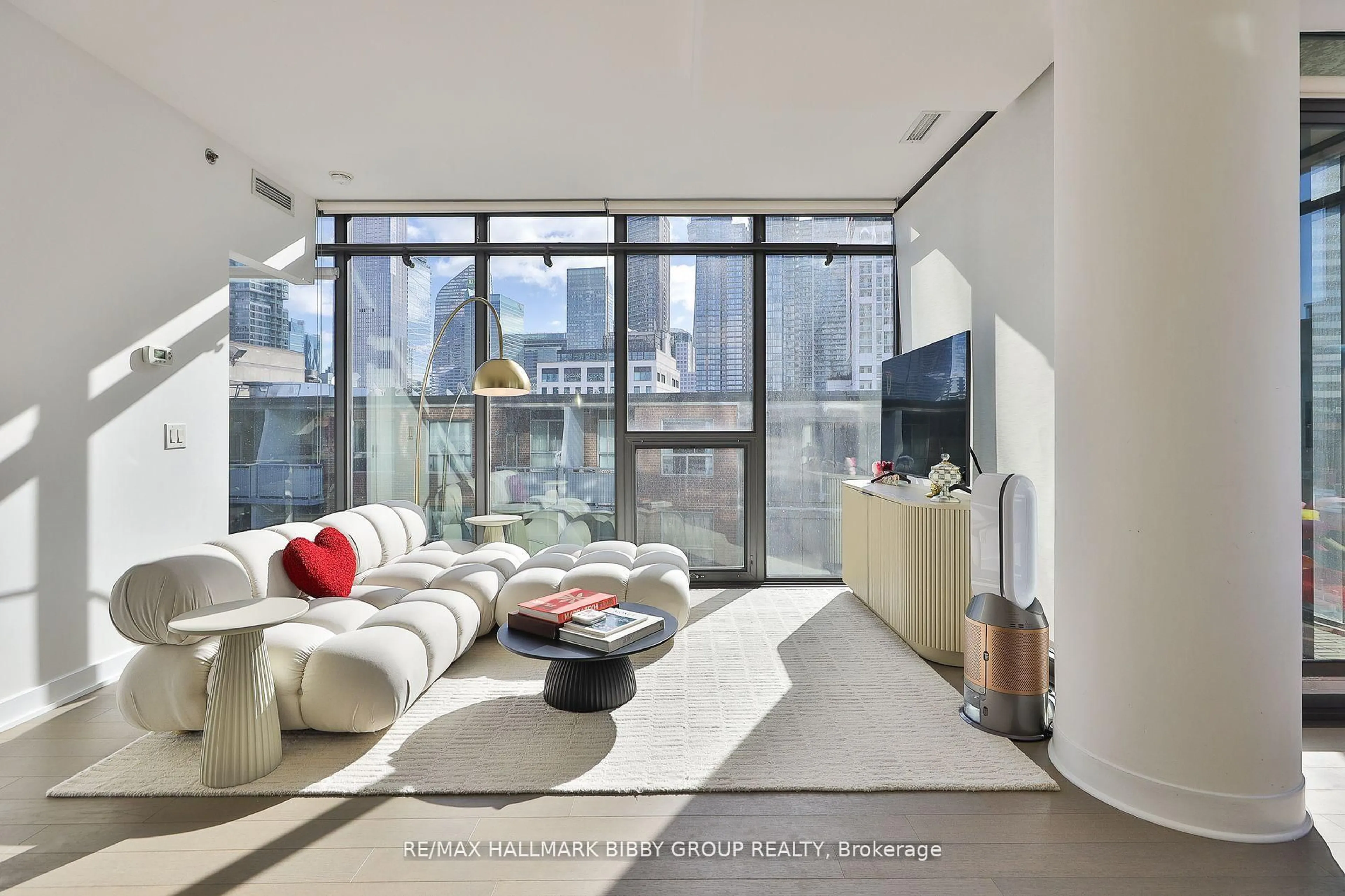 Living room with furniture, unknown for 15 Beverley St #710, Toronto Ontario M5T 1X8