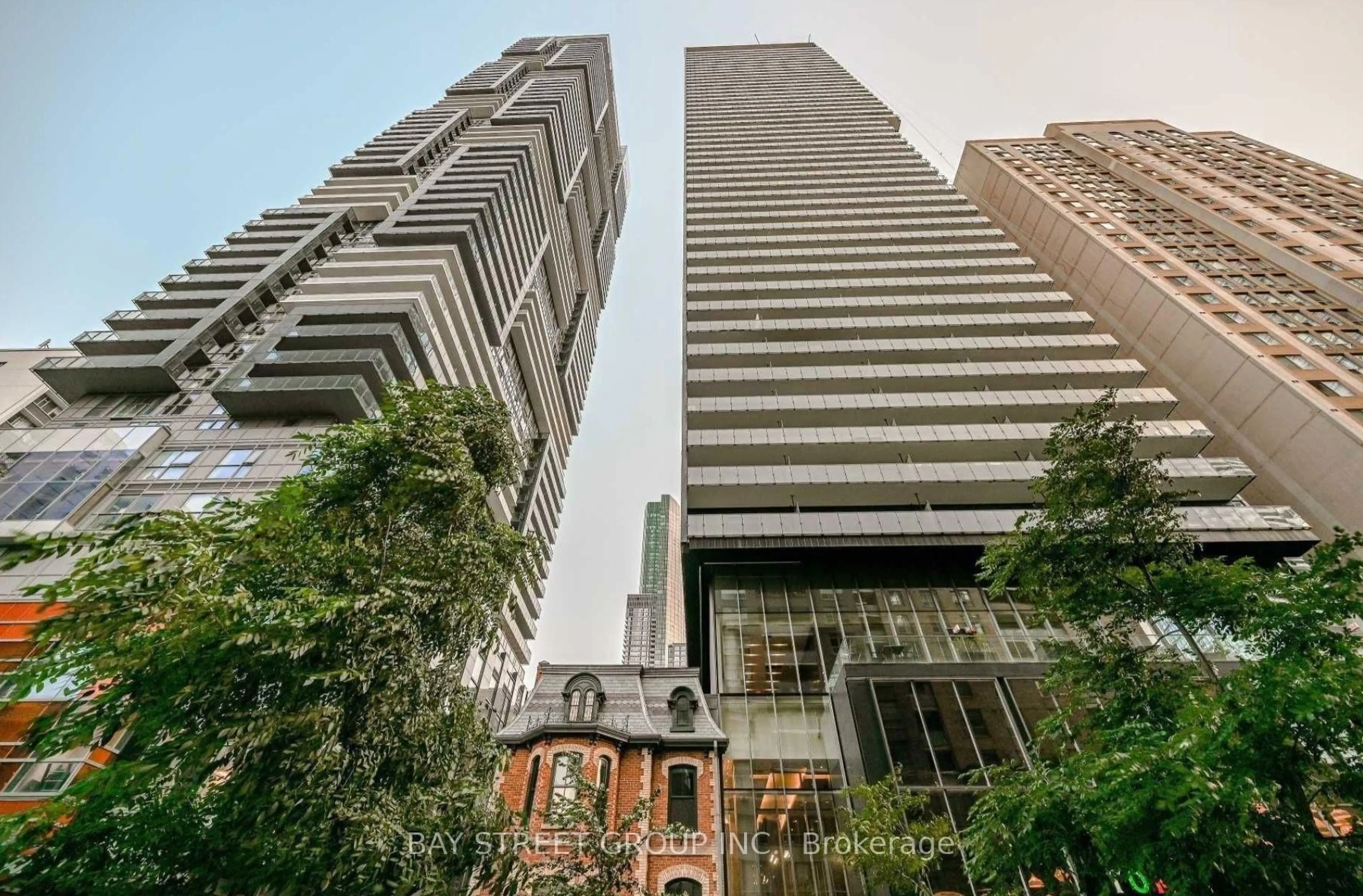 Indoor foyer for 15 Grenville St #410, Toronto Ontario M4Y 0B9