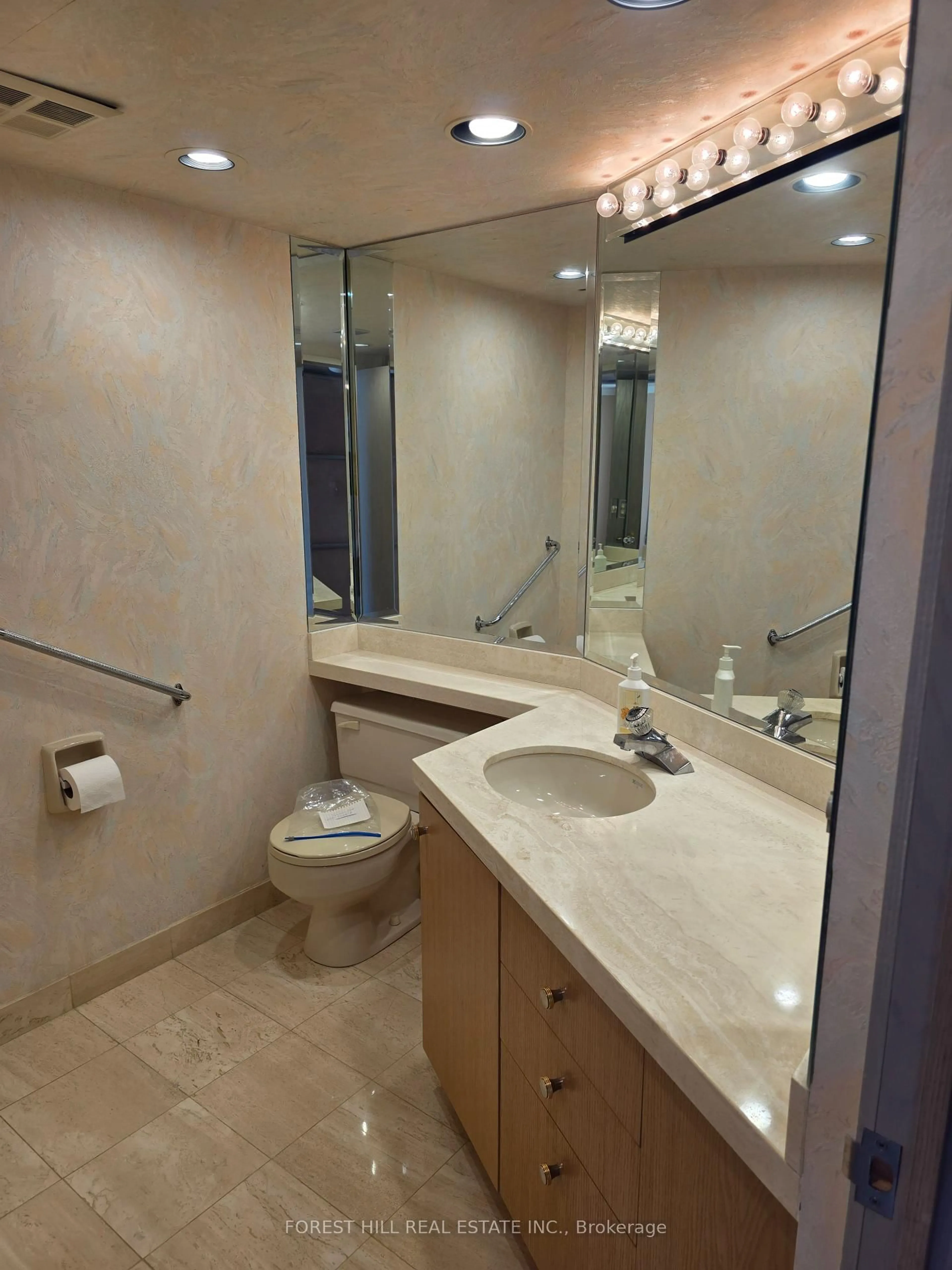 Standard bathroom, ceramic/tile floor for 85 Skymark Dr #2201, Toronto Ontario M2H 3P2
