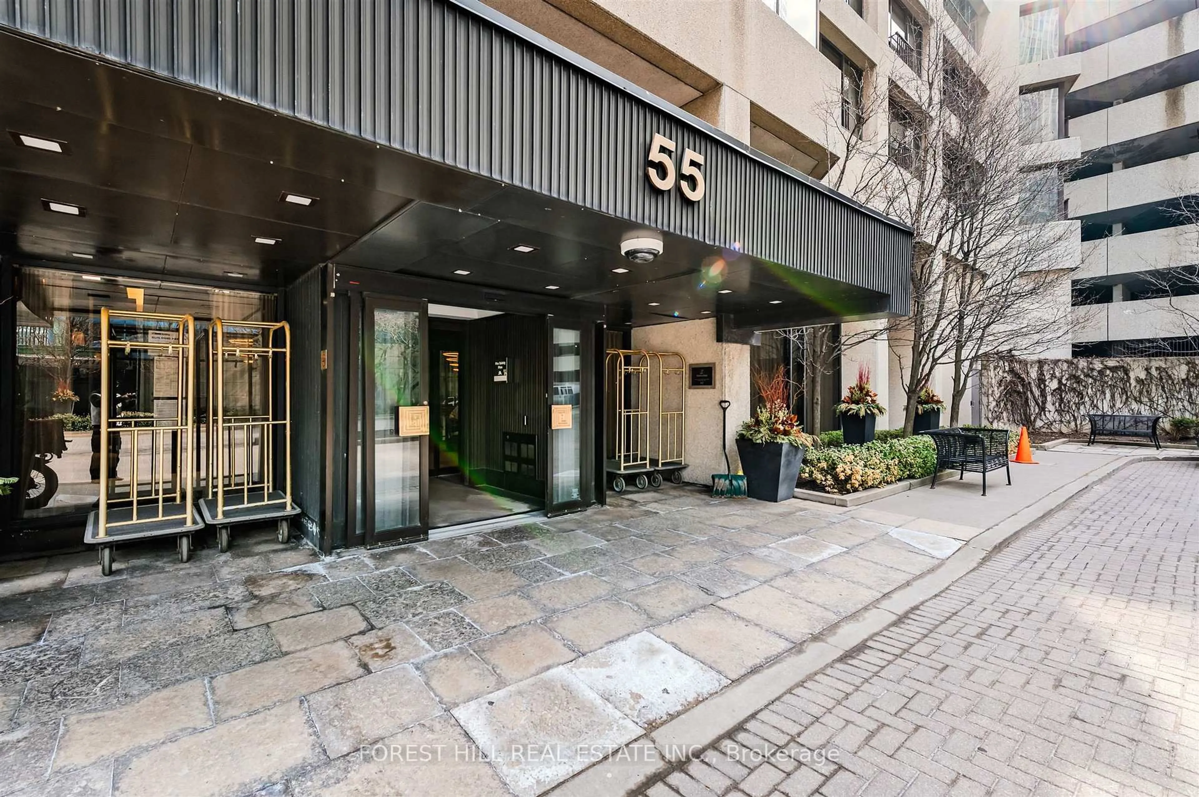 Unknown for 55 Harbour Sq #2313, Toronto Ontario M5J 2L1