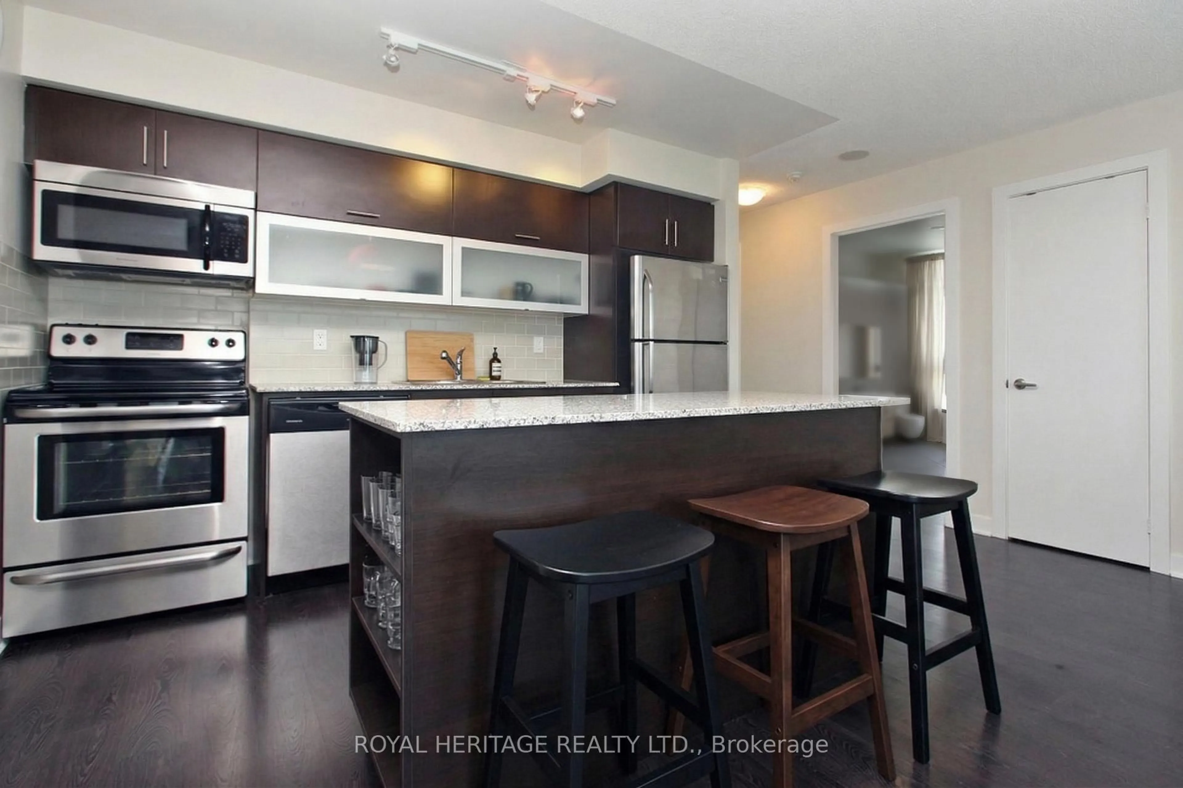 Open concept kitchen, unknown for 100 Western Battery Rd #1007, Toronto Ontario M6K 3S2
