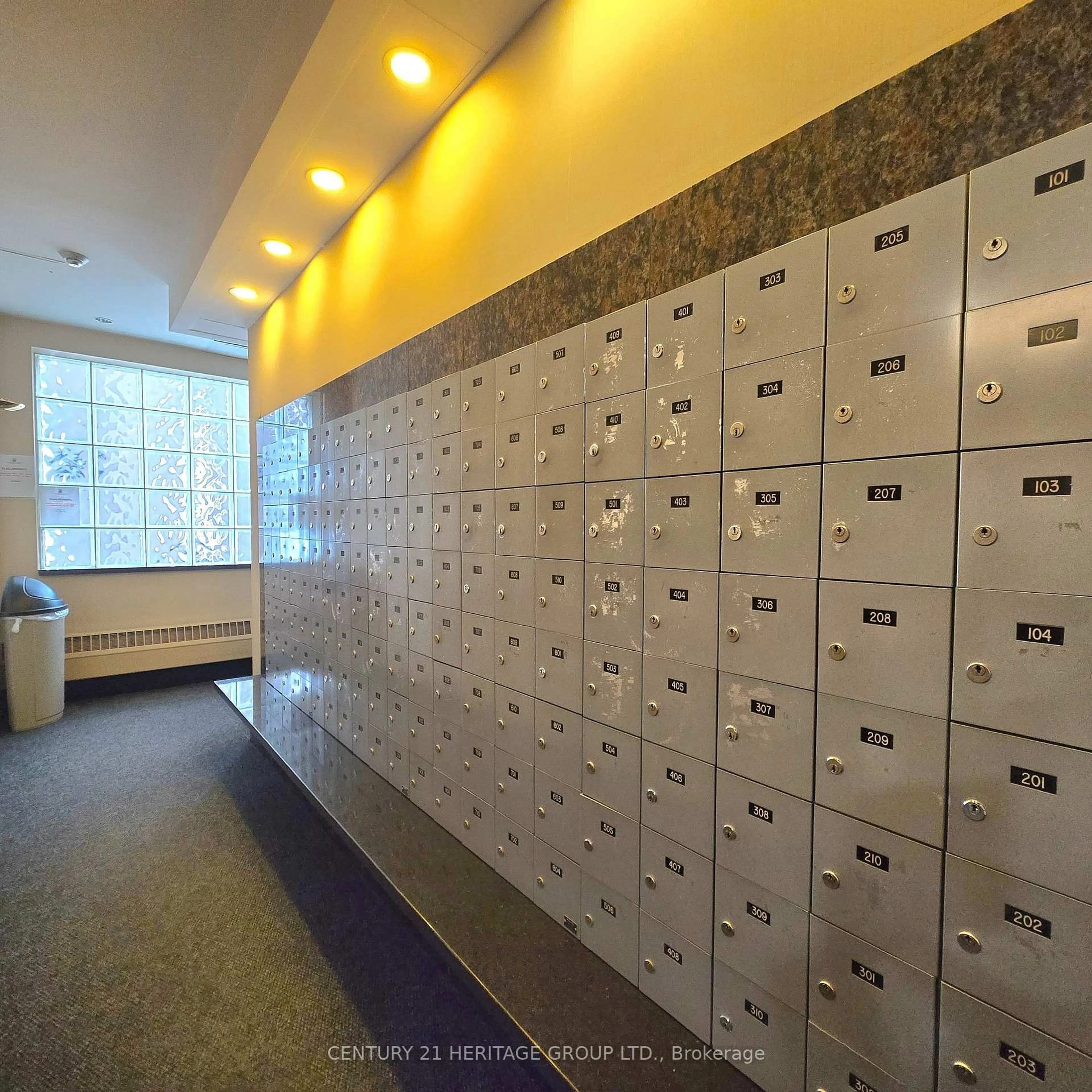 Storage room or clothes room or walk-in closet for 18 Hillcrest Ave #1403, Toronto Ontario M2N 6T5