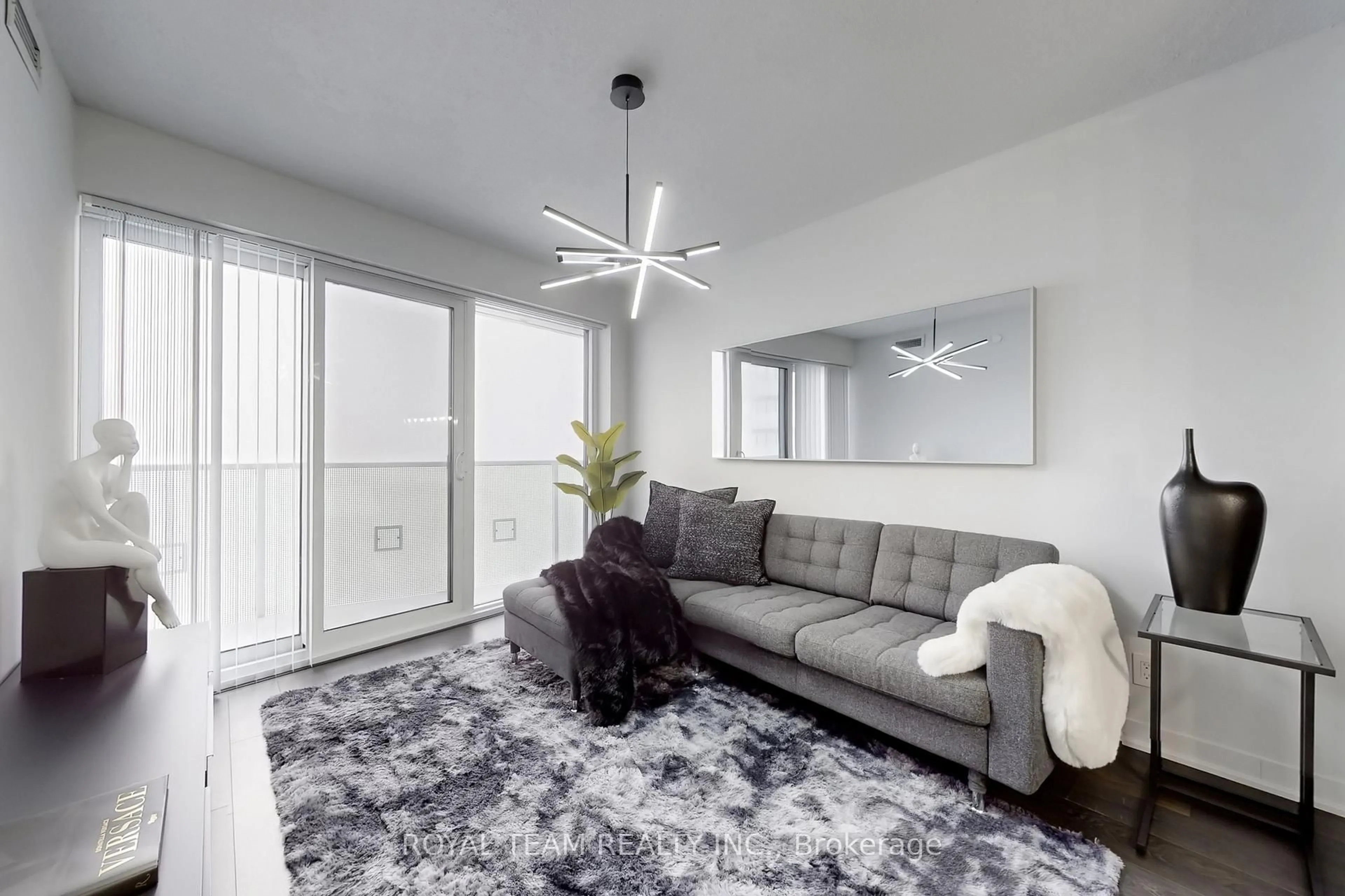Living room with furniture, carpet floor for 88 Harbour St #5703, Toronto Ontario M5J 0C3