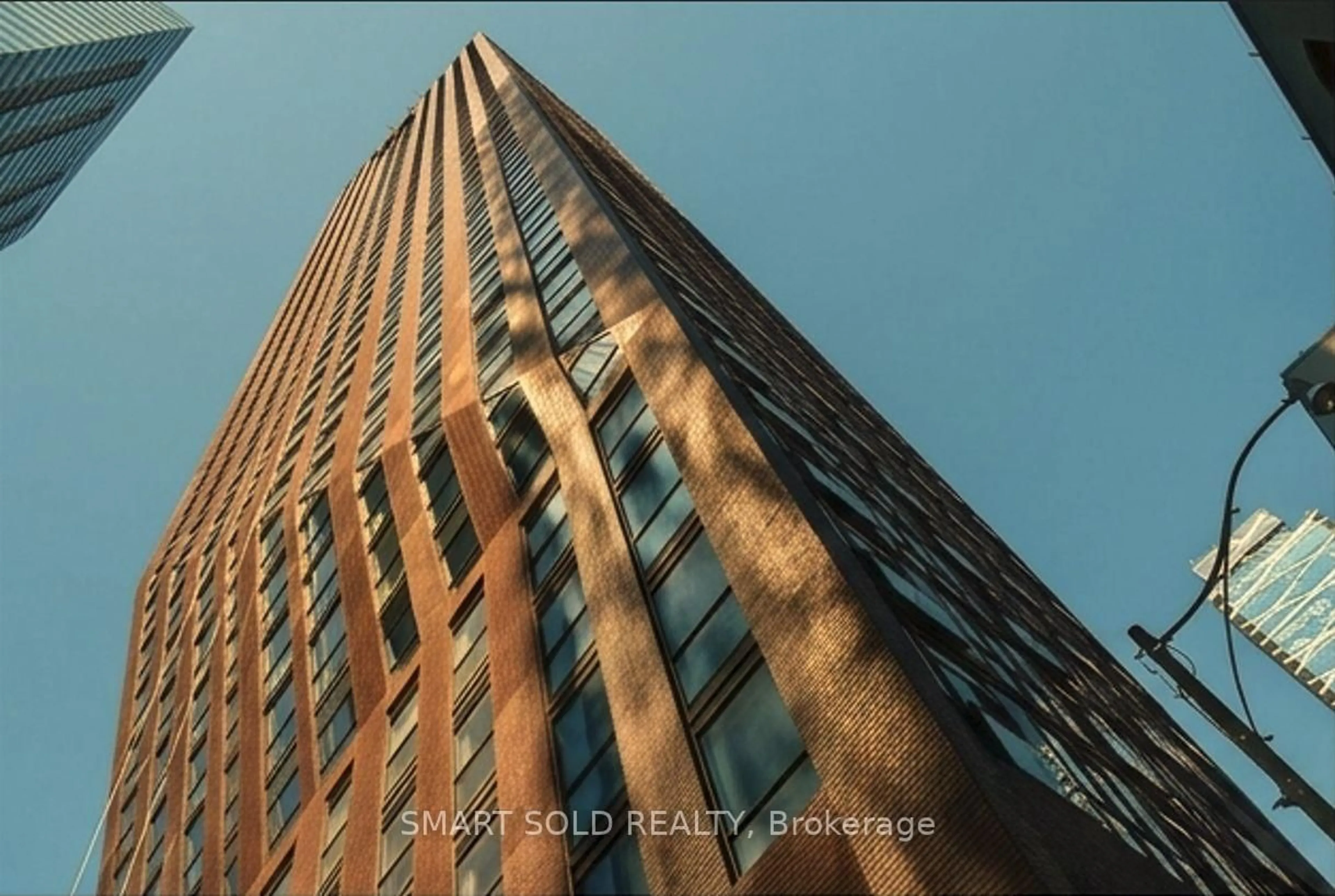 Blurry image for 99 John St #205, Toronto Ontario M5V 0S6