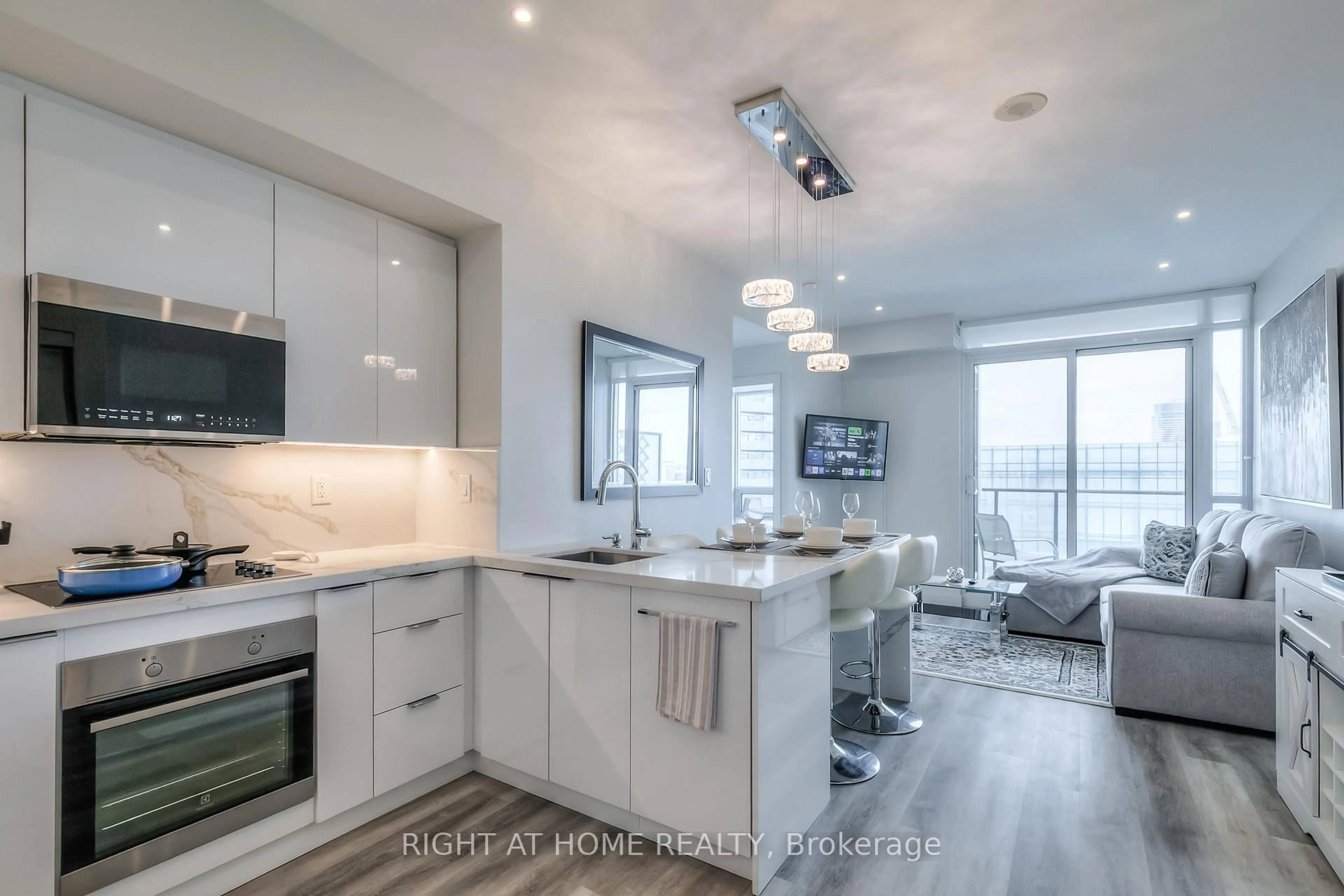 Open concept kitchen, unknown for 65 Bremner Blvd #4802, Toronto Ontario M5J 0A7
