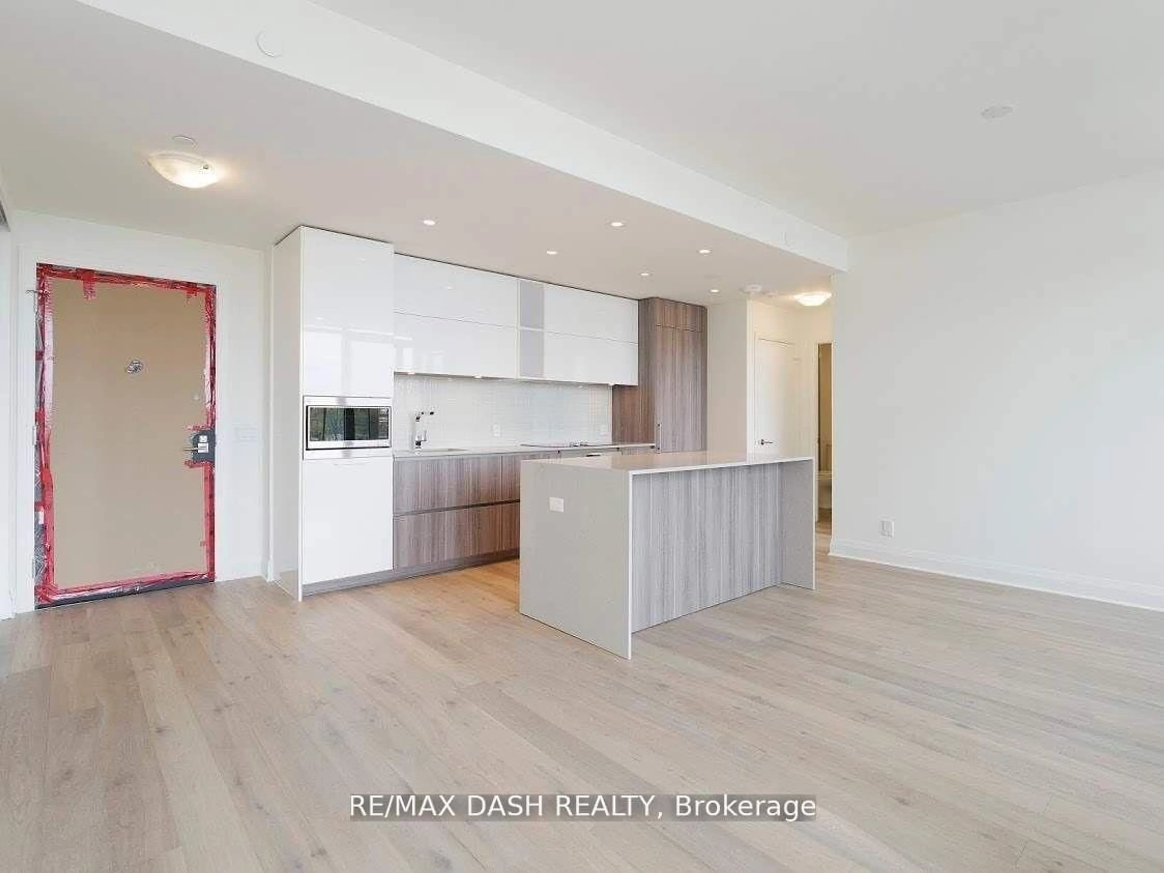 Open concept kitchen, wood/laminate floor for 151 AVENUE Rd, Toronto Ontario M5R 2H7