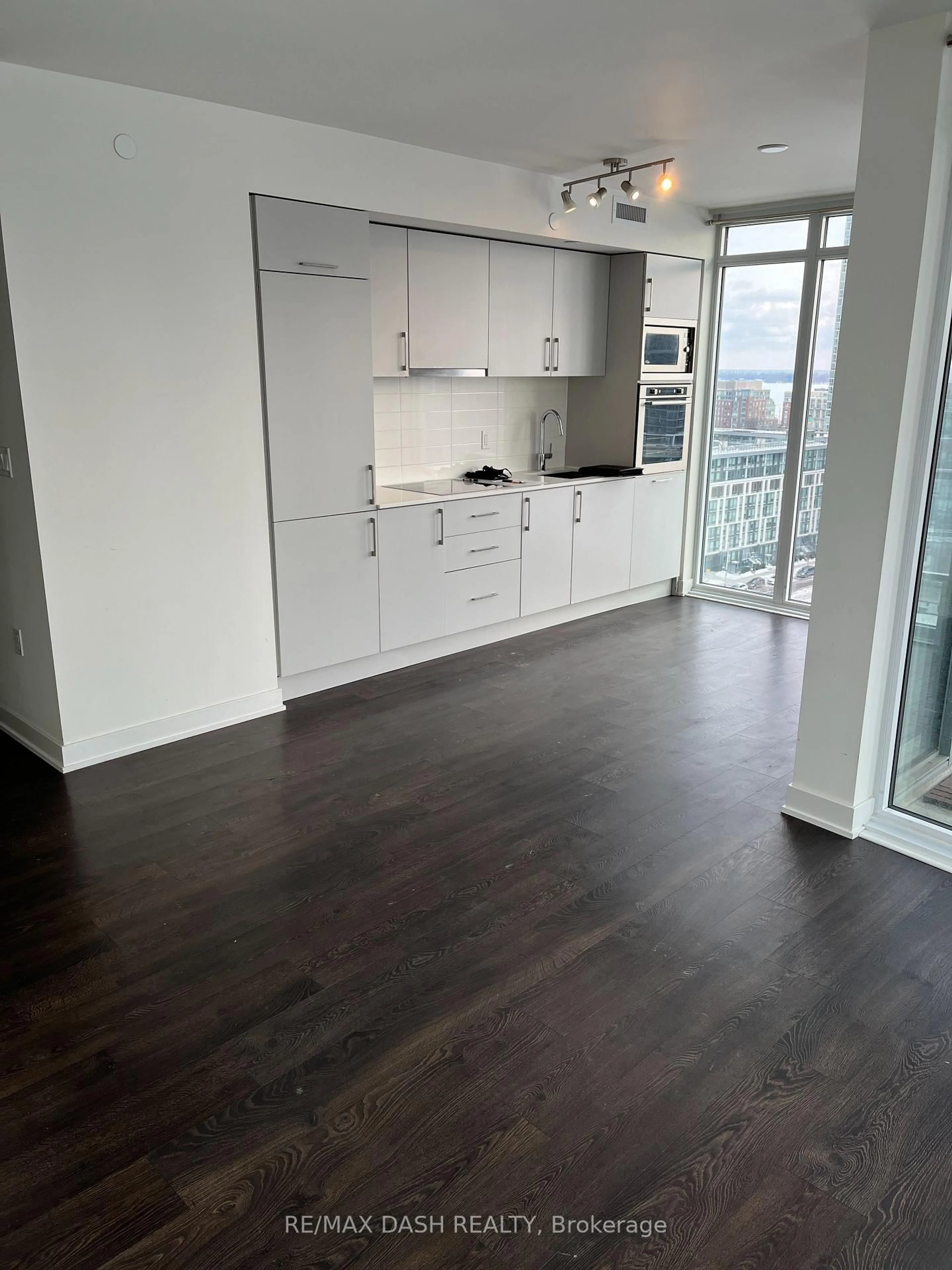 A pic of a room for 27 Bathurst St #806W, Toronto Ontario M5V 0R1