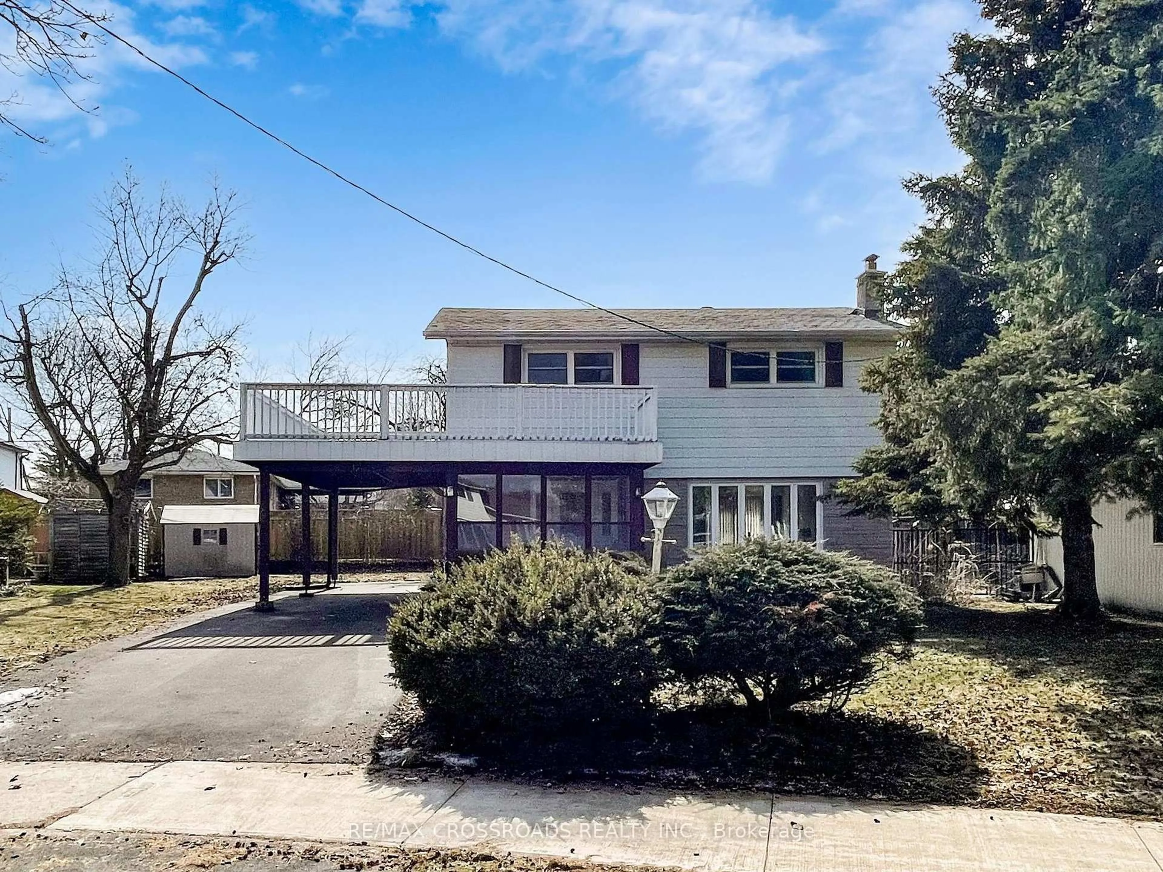 Home with vinyl exterior material, street for 17 Ferbane Pl, Toronto Ontario M2J 1Y7