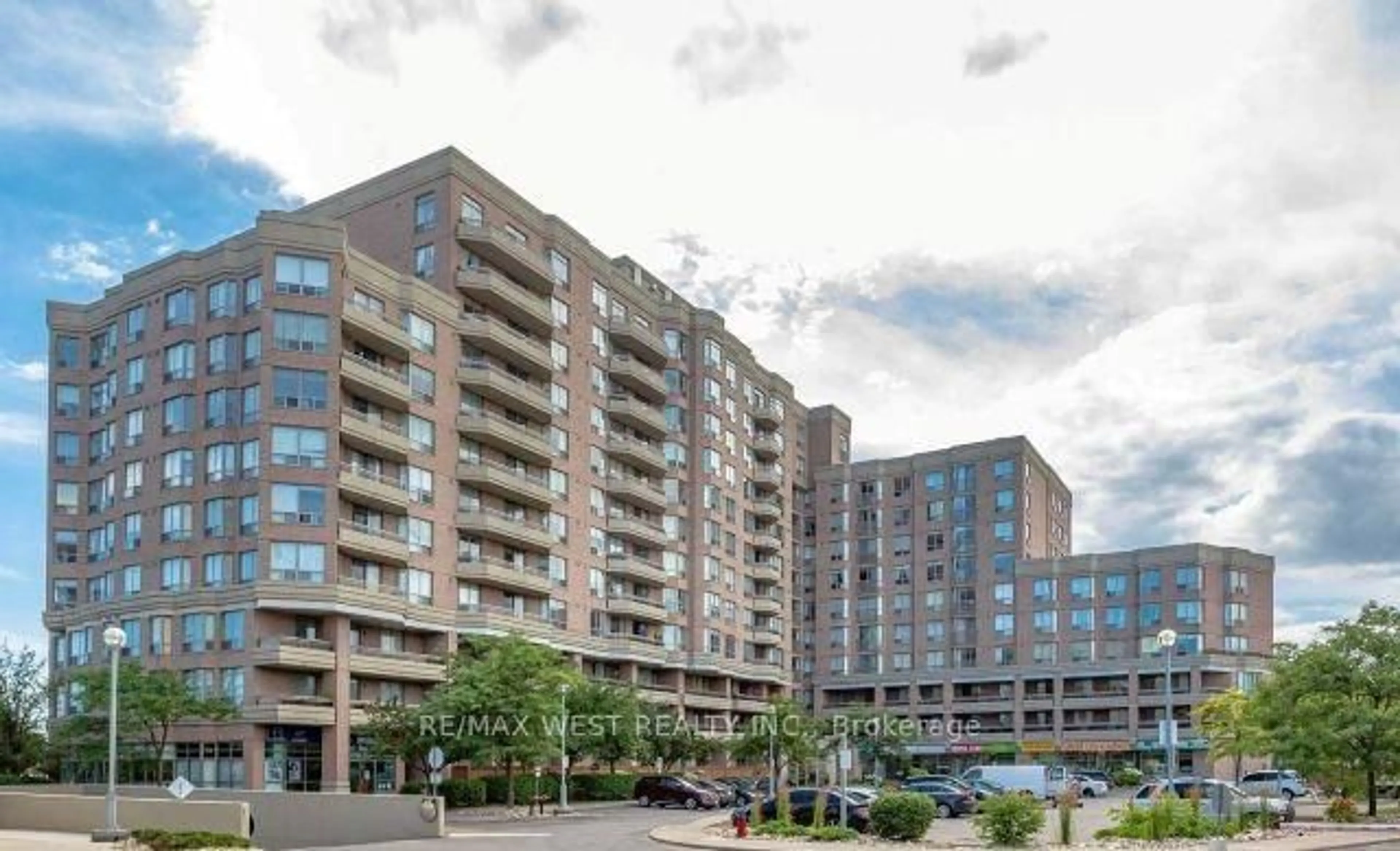 Patio, building for 1700 Eglinton Ave #PH7, Toronto Ontario M4A 2Z4