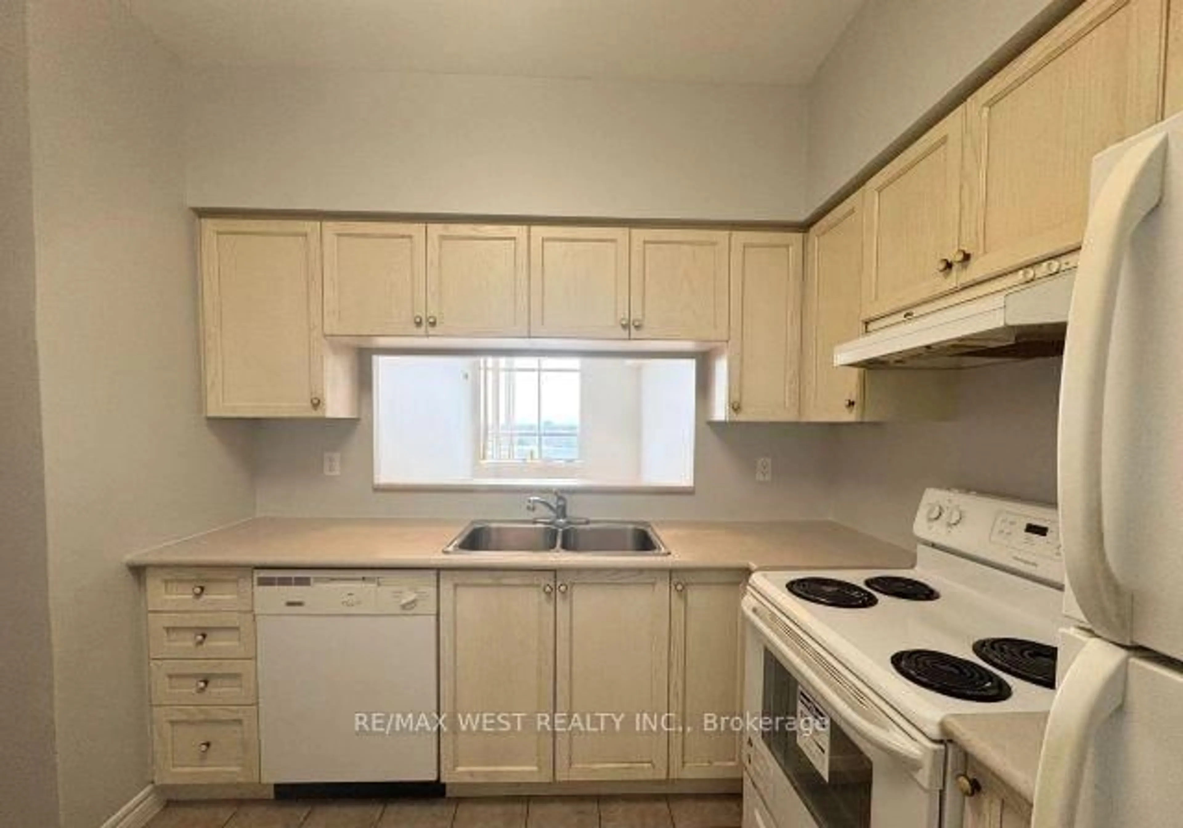 Standard kitchen, unknown for 1700 Eglinton Ave #PH7, Toronto Ontario M4A 2Z4