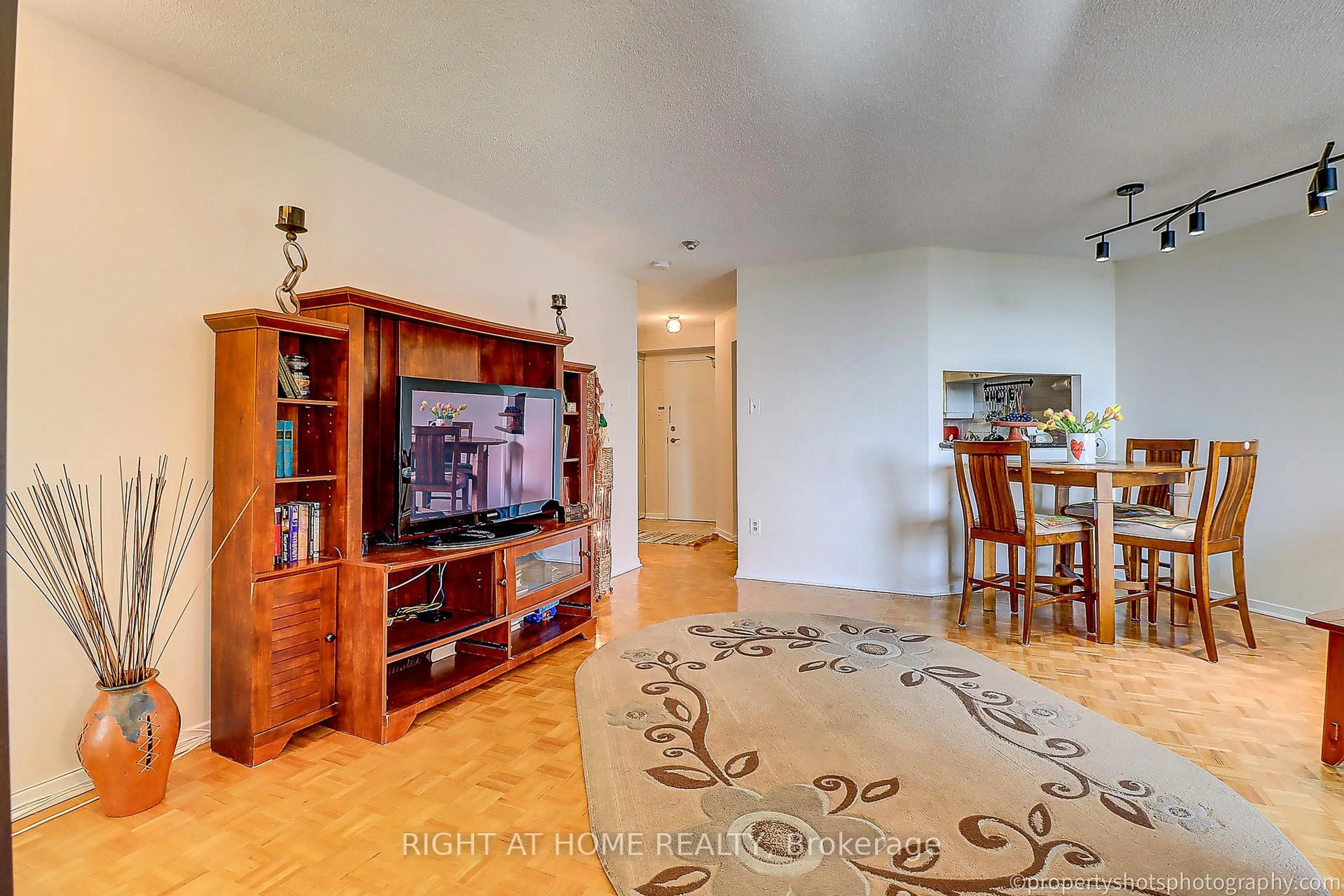 Unknown for 77 Maitland Pl #1703, Toronto Ontario M4Y 2V6