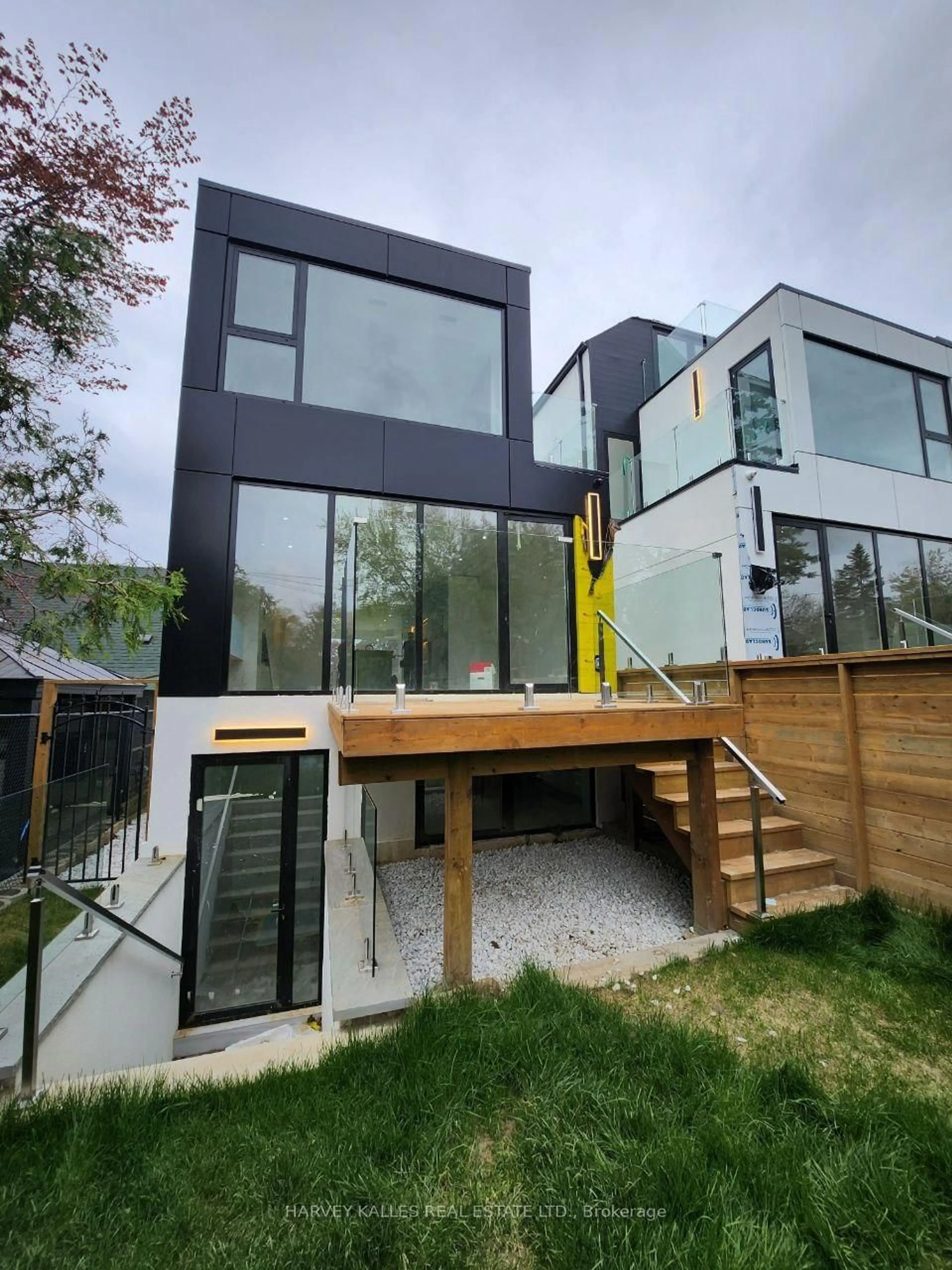 Home with vinyl exterior material, unknown for 2970A Bayview Ave, Toronto Ontario M2N 5K7