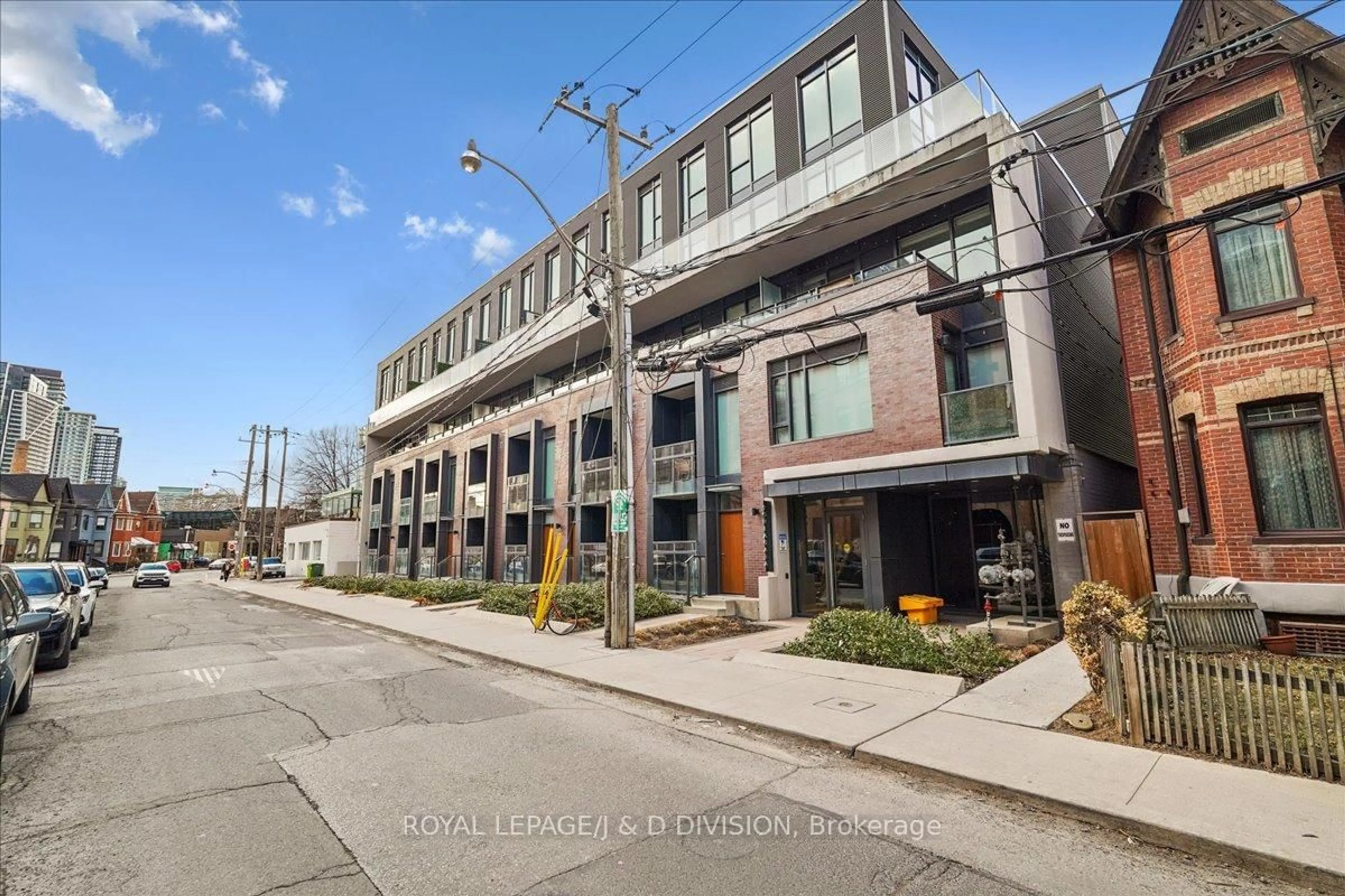 Patio, street for 90 Niagara St #405, Toronto Ontario M5V 0P9
