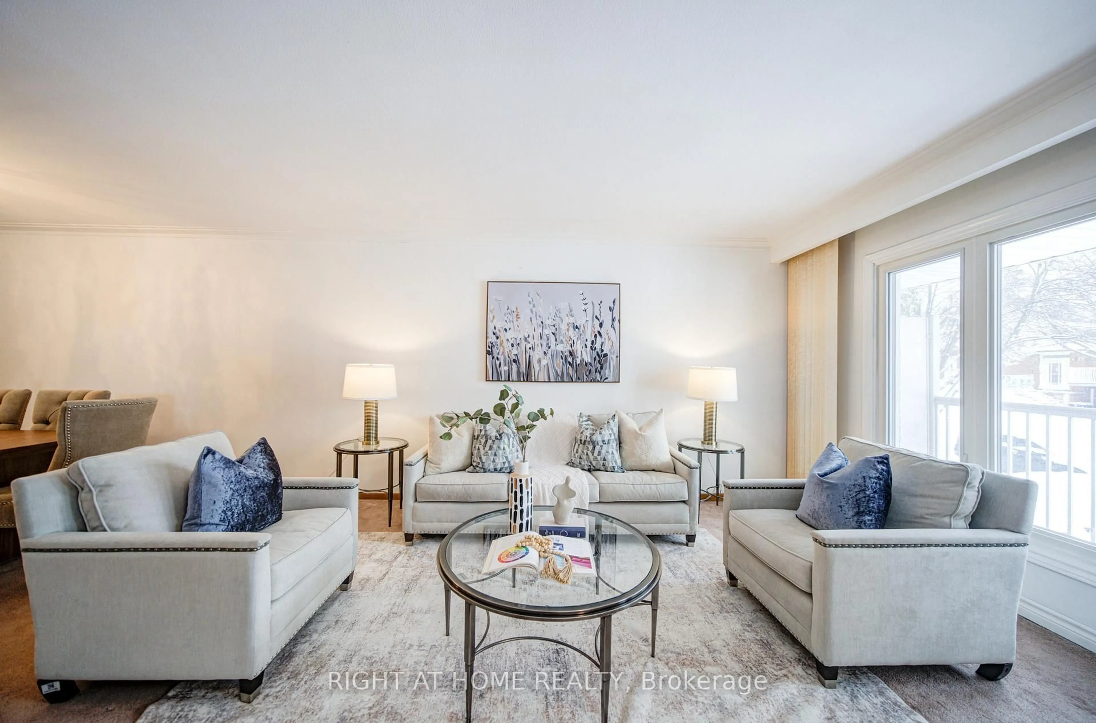 Living room with furniture, unknown for 14 Castlebury Cres, Toronto Ontario M2H 1W6