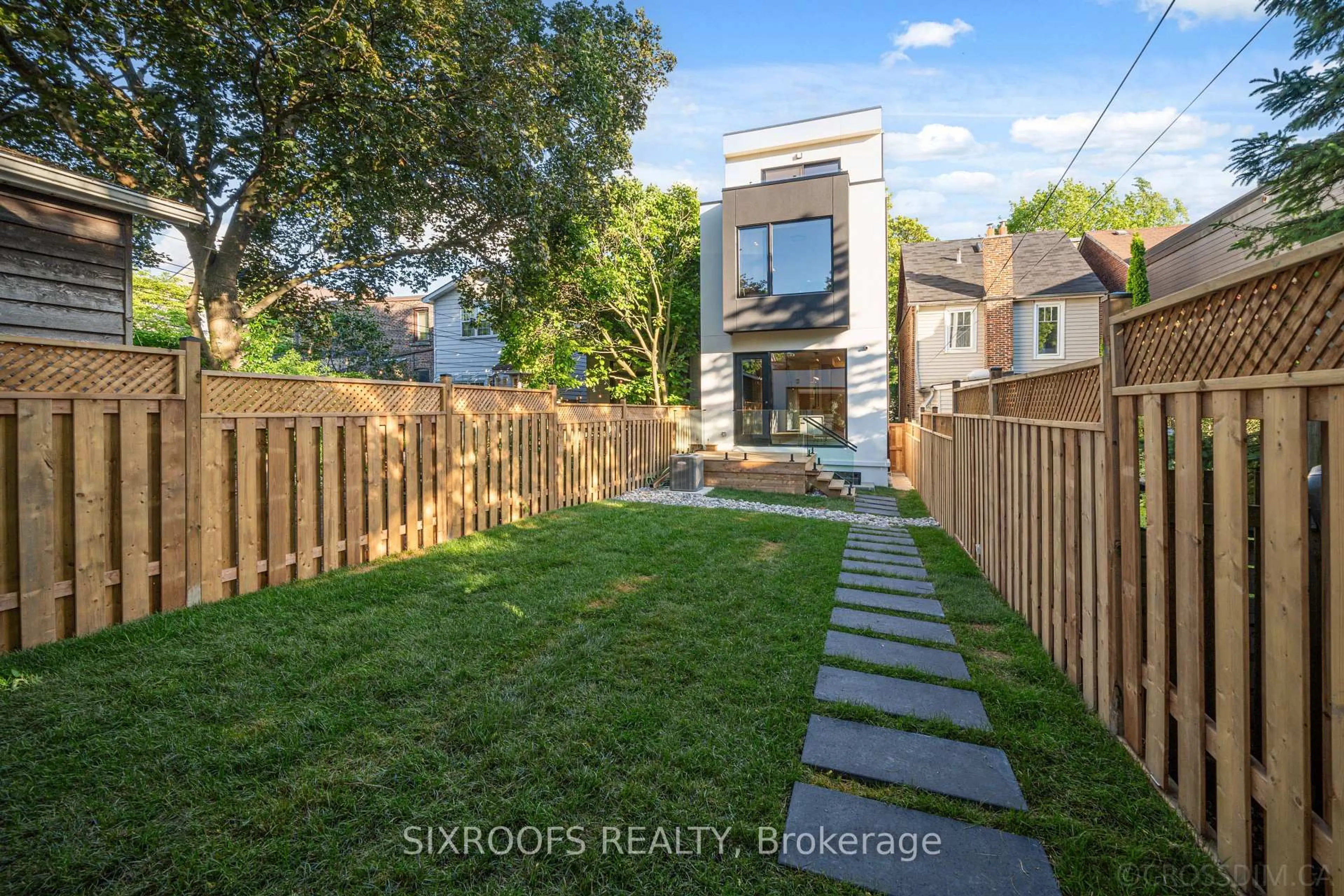 A pic from outside/outdoor area/front of a property/back of a property/a pic from drone, street for 44A Alcina Ave, Toronto Ontario M6G 2E8