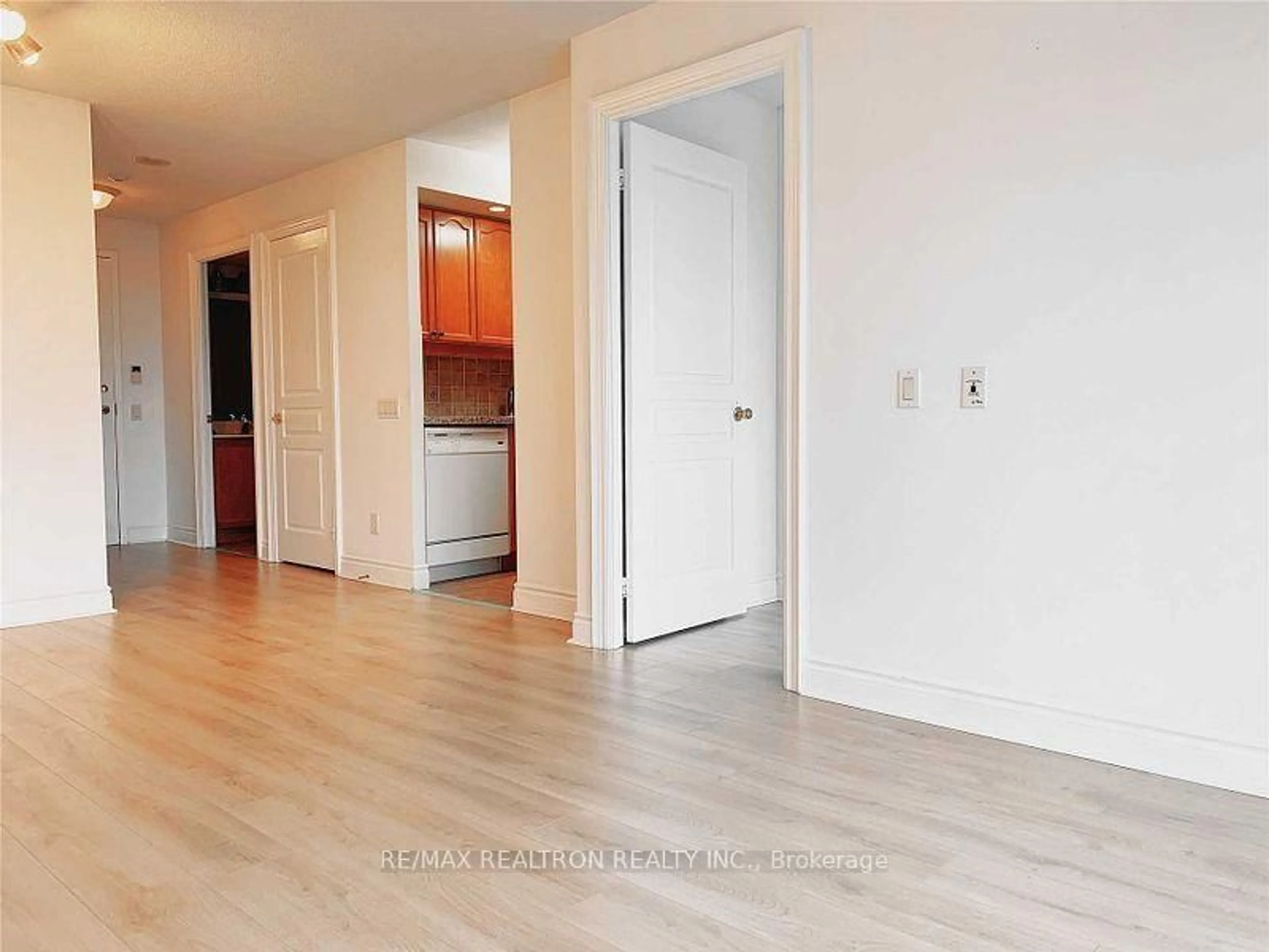 A pic of a room for 10 Northtown Way #2708, Toronto Ontario M2N 7L4