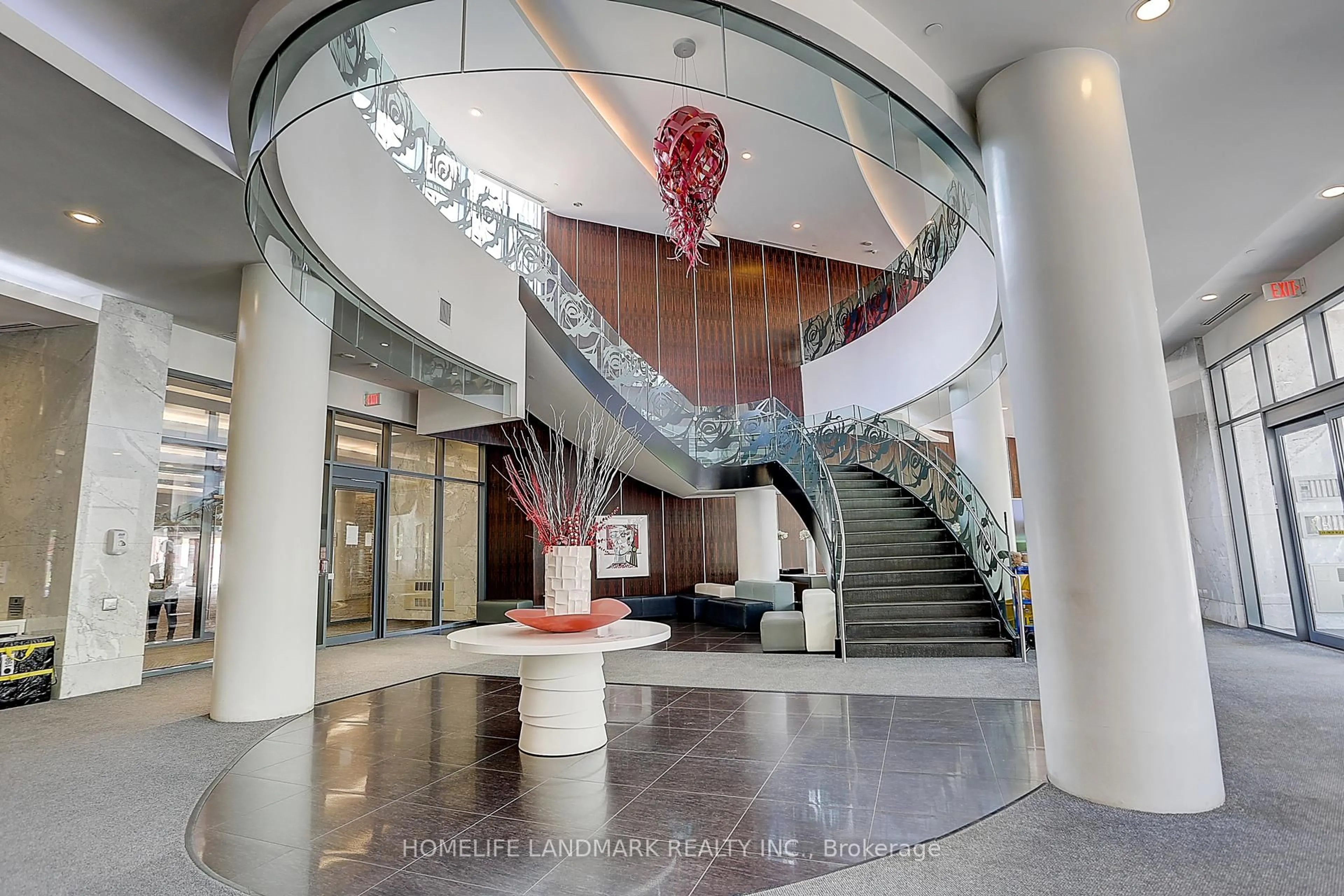 Indoor foyer for 5162 Yonge St #LPH308, Toronto Ontario M2N 0E9