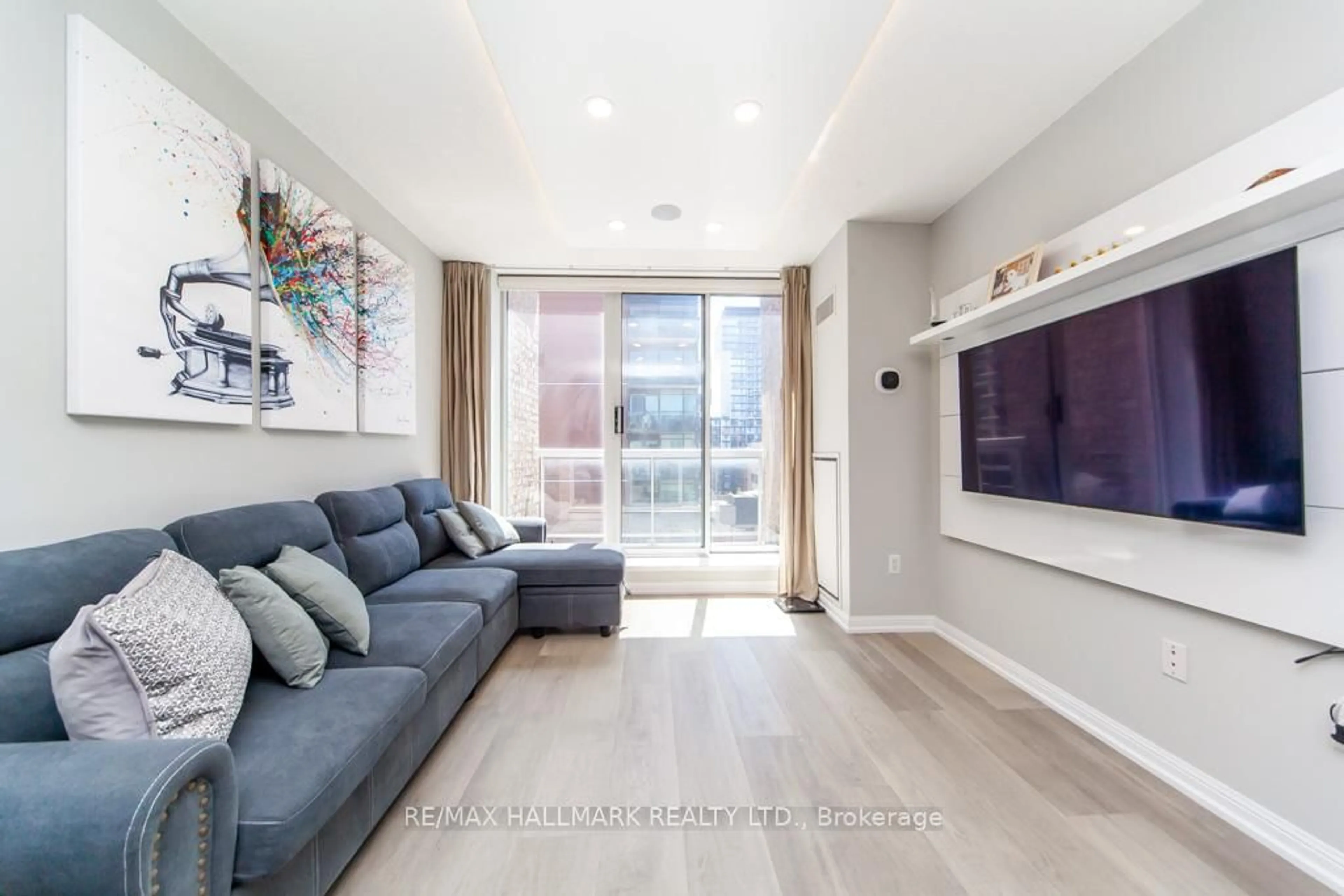 Living room with furniture, unknown for 330 Adelaide St #1103, Toronto Ontario M5A 4S9