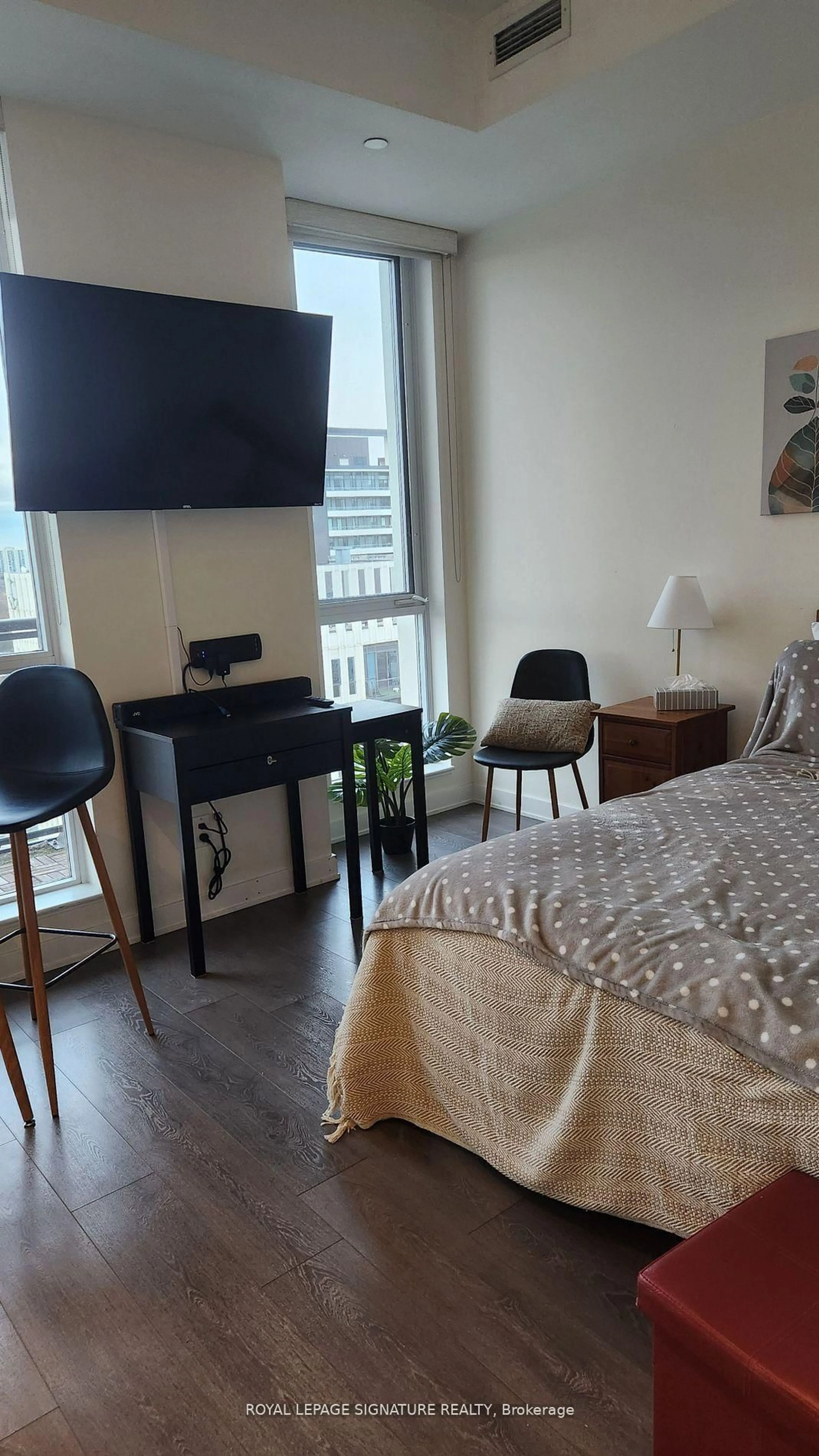 A pic of a room for 55 Regent Park Blvd #2811, Toronto Ontario M5A 3H6