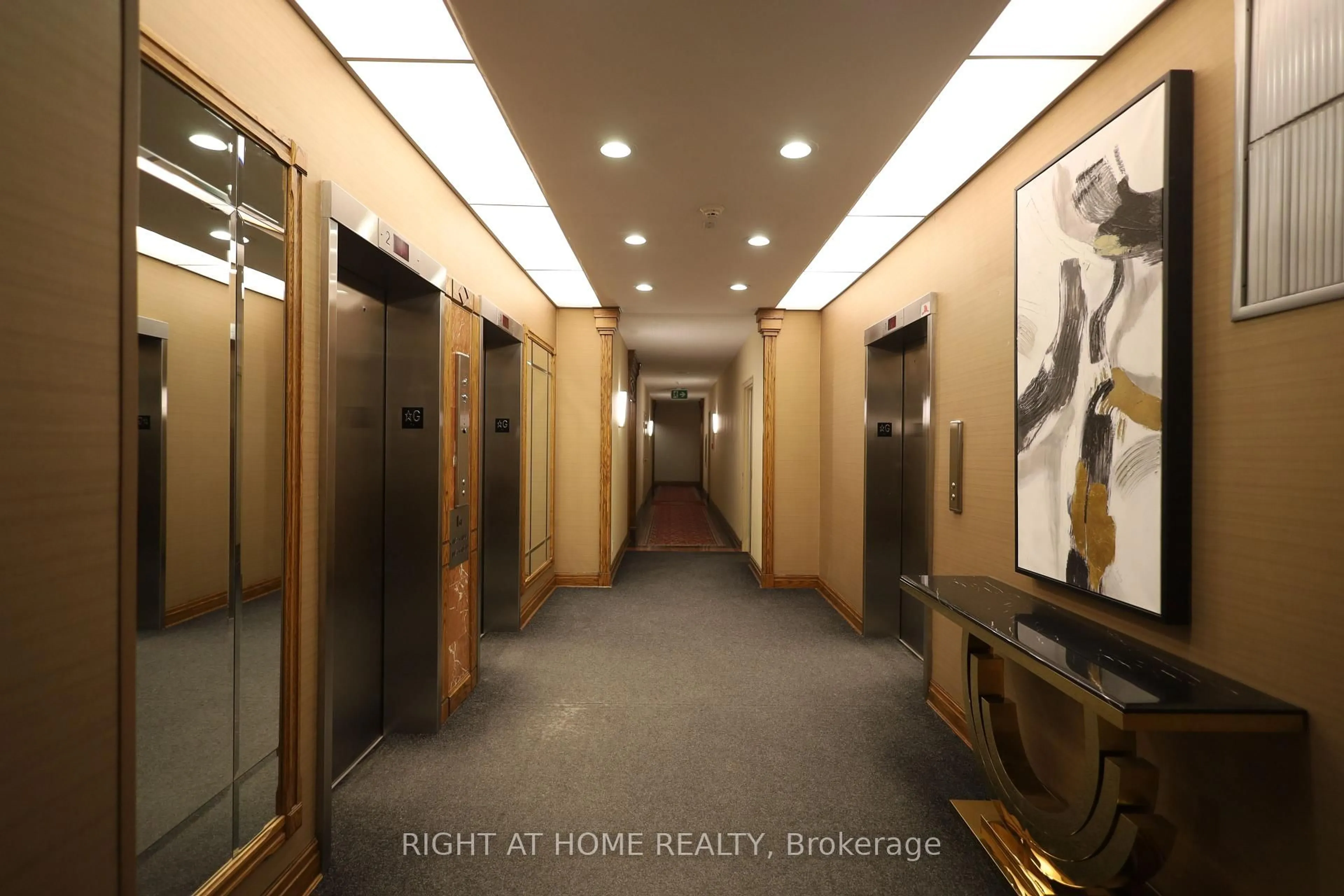 Indoor foyer for 10 Torresdale Ave #1605, Toronto Ontario M2R 3V8