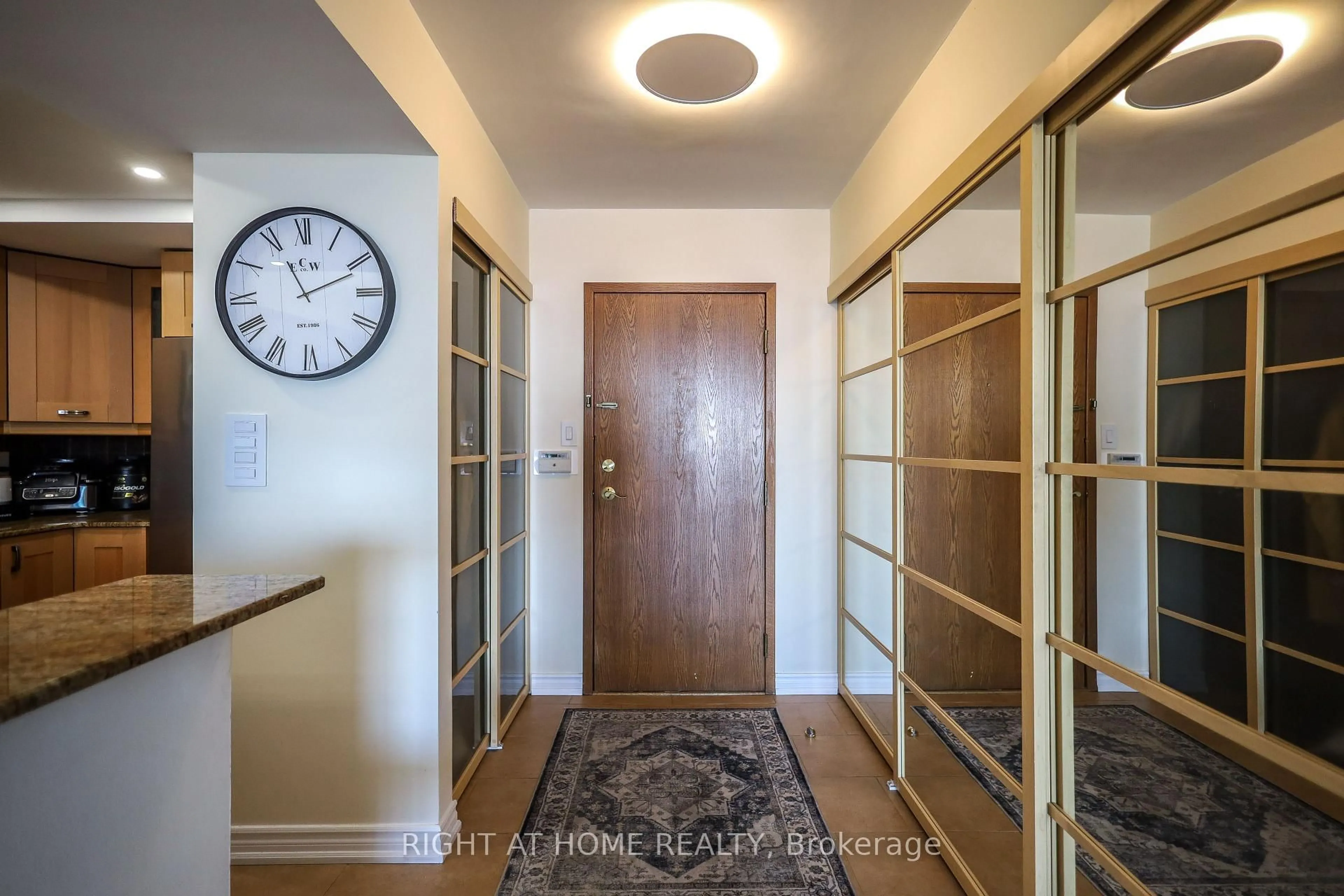 Indoor entryway for 10 Torresdale Ave #1605, Toronto Ontario M2R 3V8