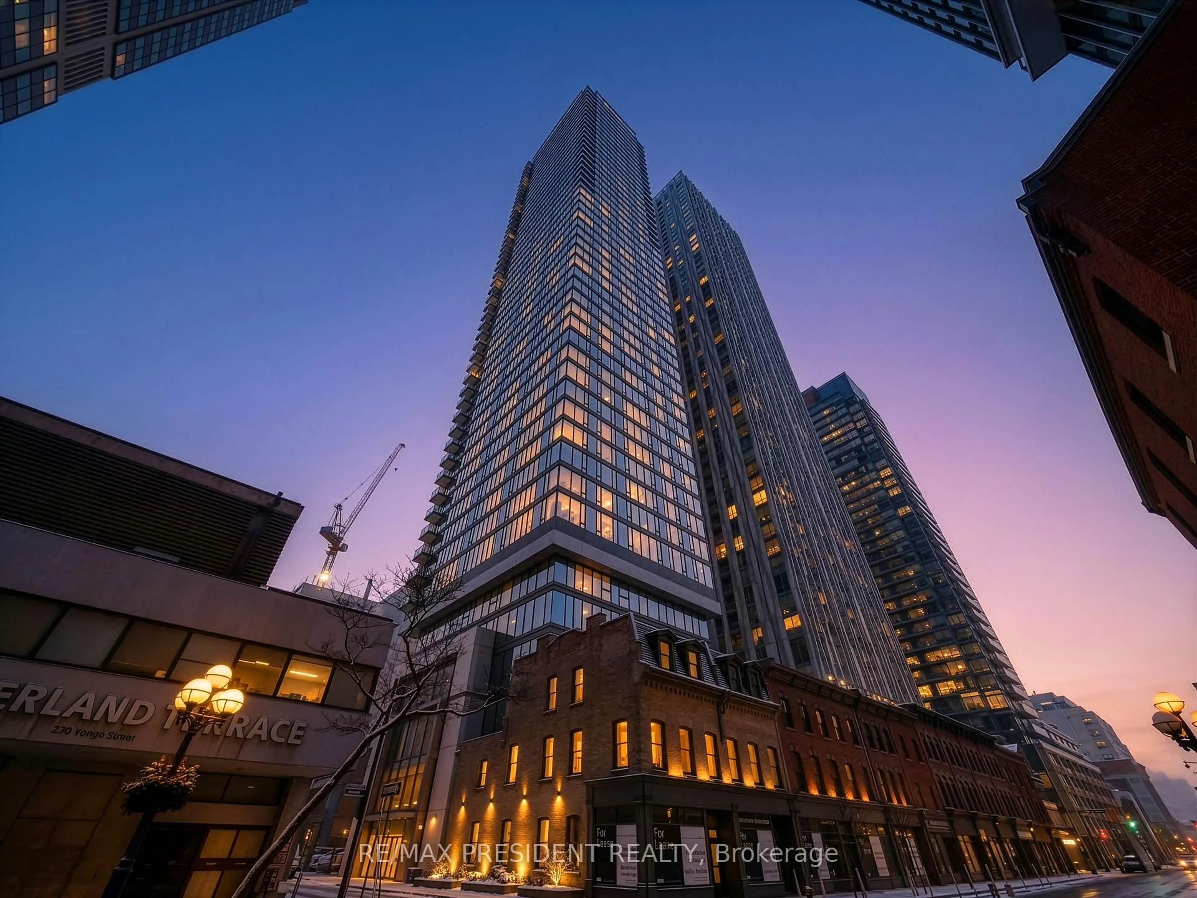 Unknown for 8 Cumberland St #4202, Toronto Ontario M4W 0B6