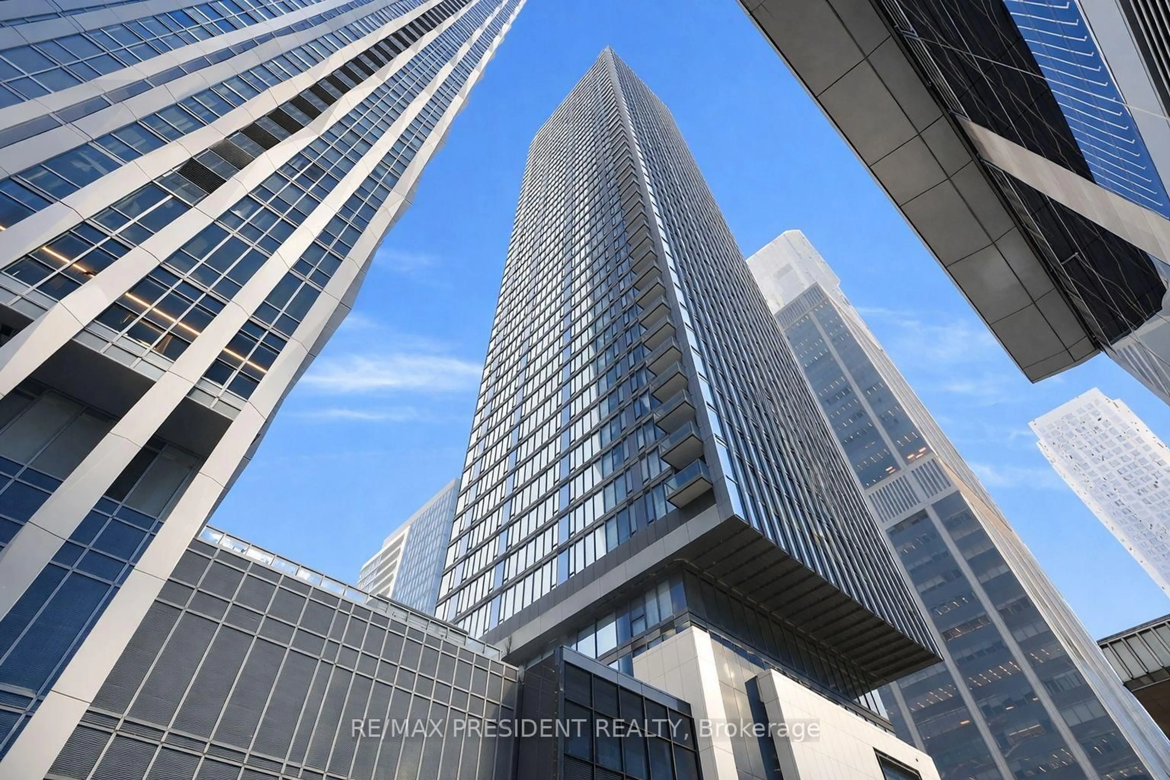 Unknown for 8 Cumberland St #4202, Toronto Ontario M4W 0B6