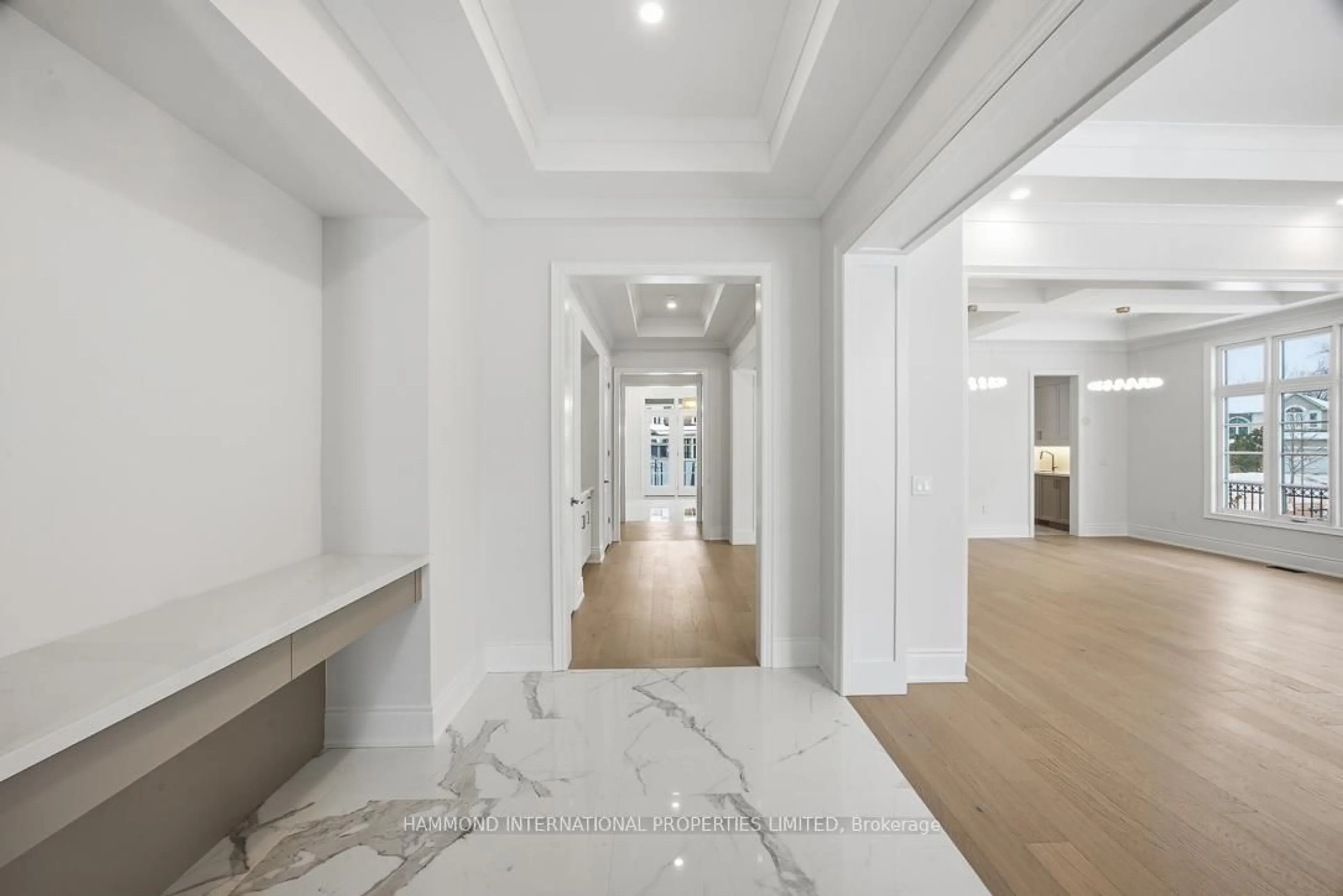 Indoor foyer for 9 Lonergan Cres, Toronto Ontario M2M 4B3