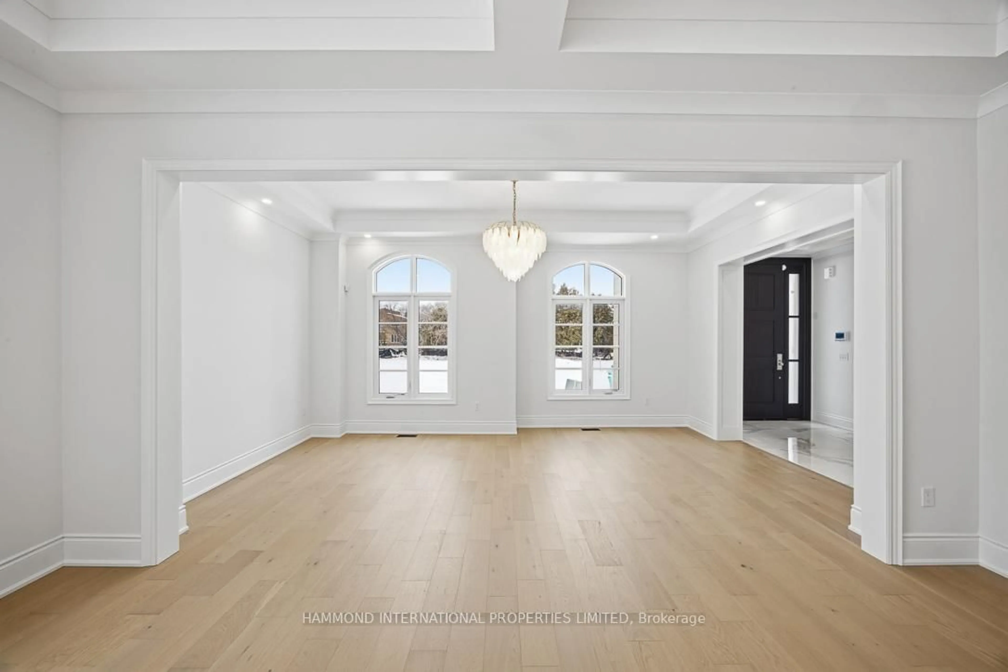 Indoor foyer for 9 Lonergan Cres, Toronto Ontario M2M 4B3