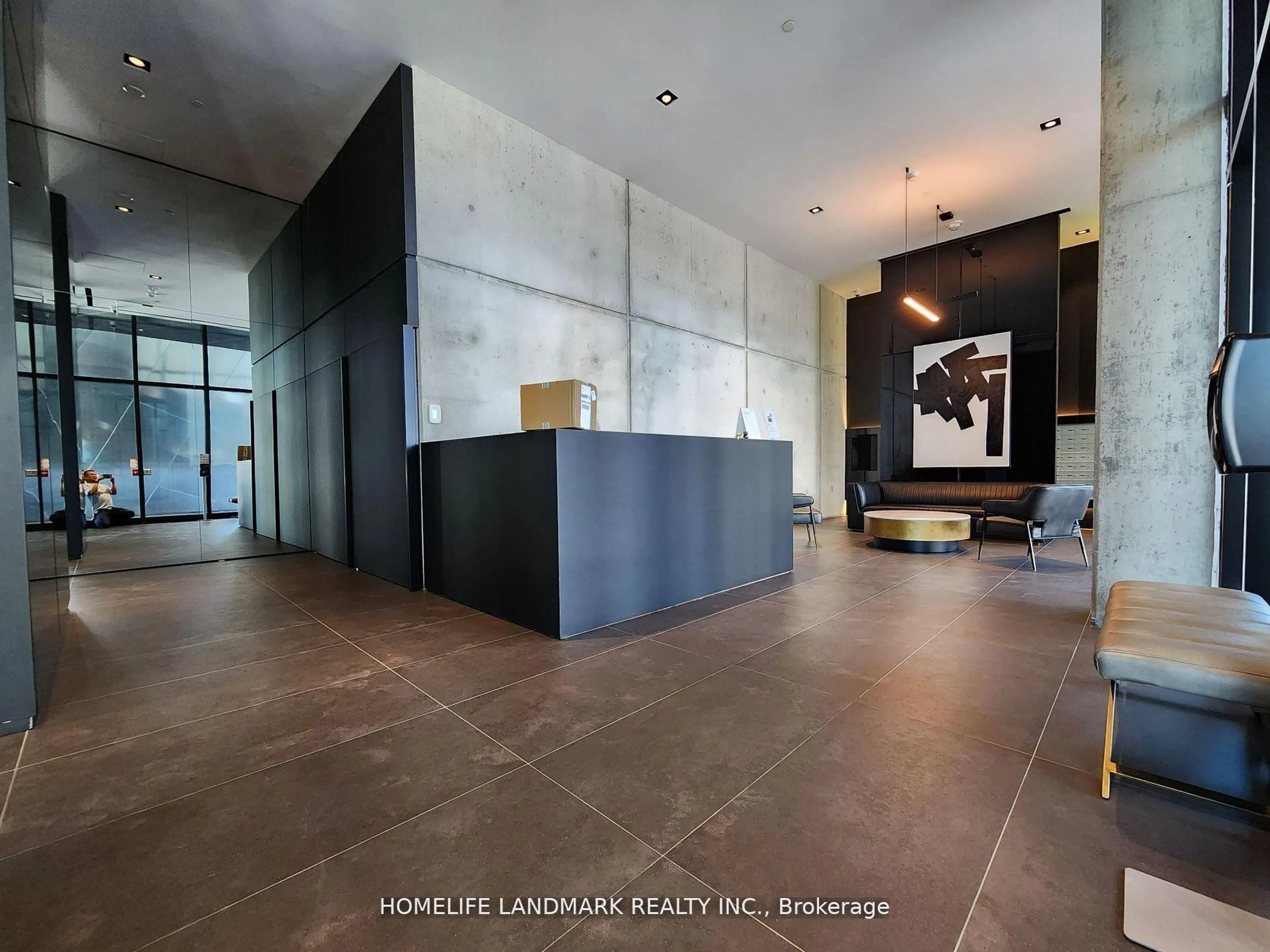 Indoor foyer for 21 Lawren Harris Sq ##618, Toronto Ontario M5A 0T4