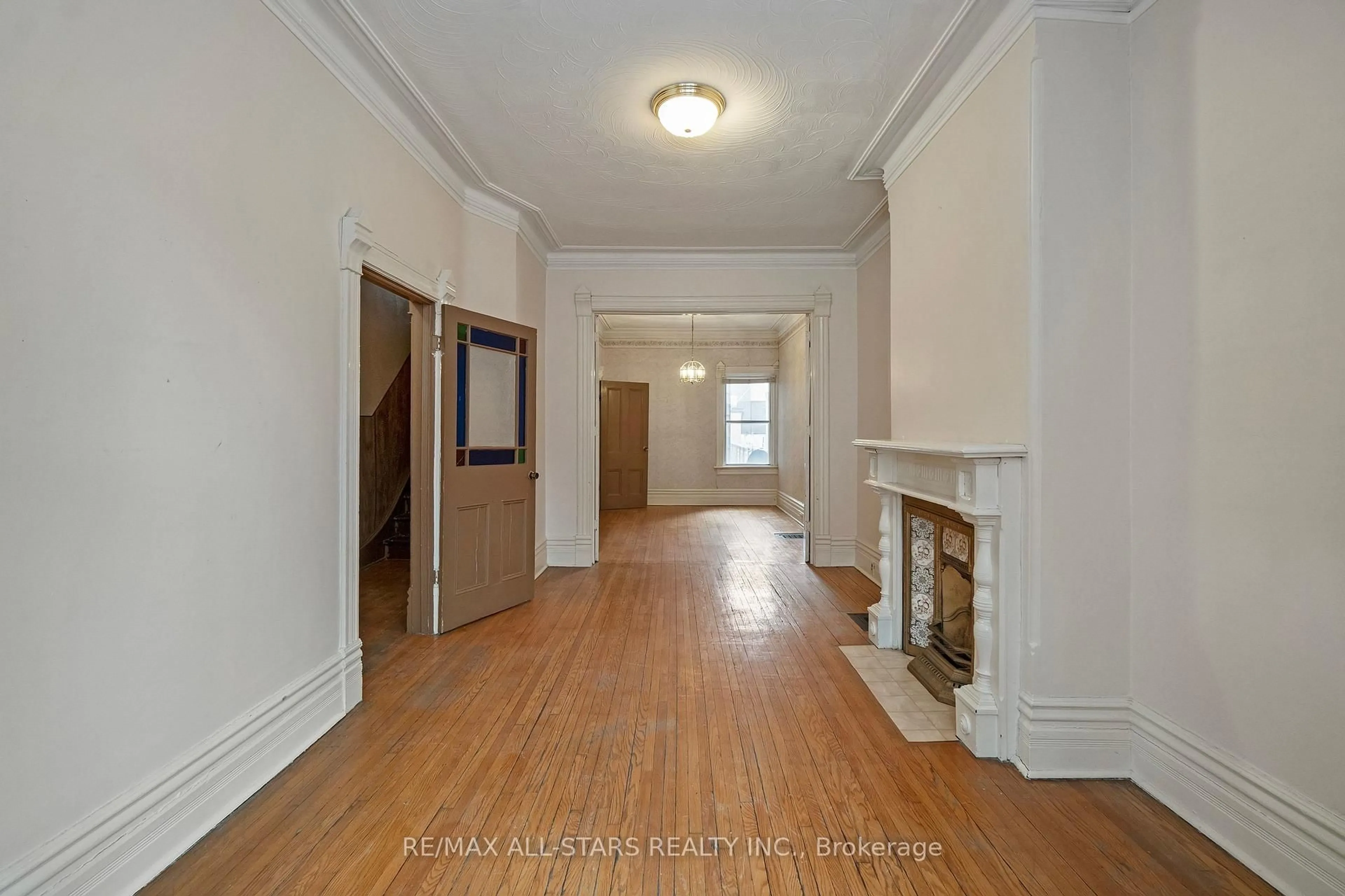 Unknown for 271 Lisgar St, Toronto Ontario M6J 3G8