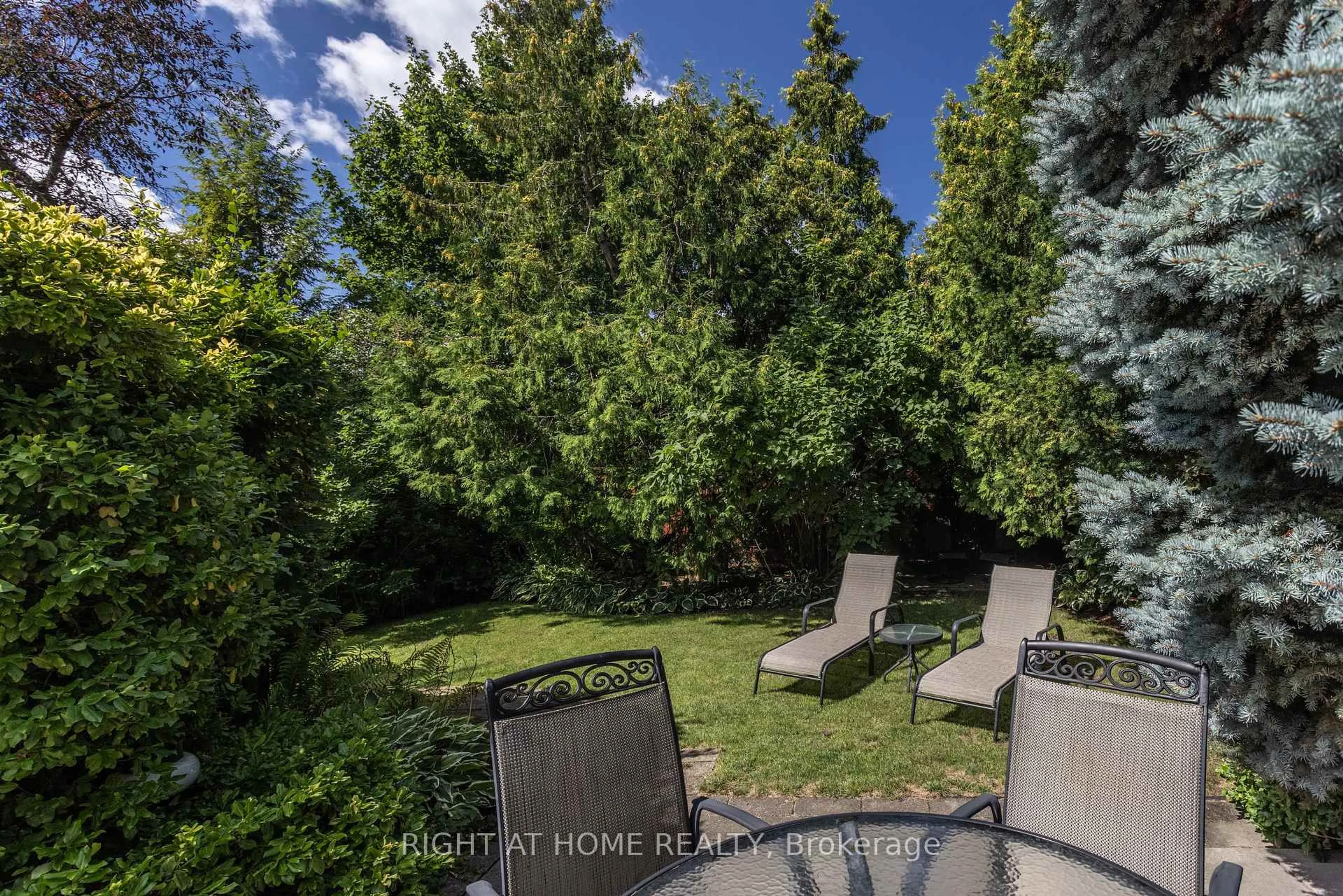 Patio, forest/trees view for 428 Russell Hill Rd, Toronto Ontario M5P 2S3