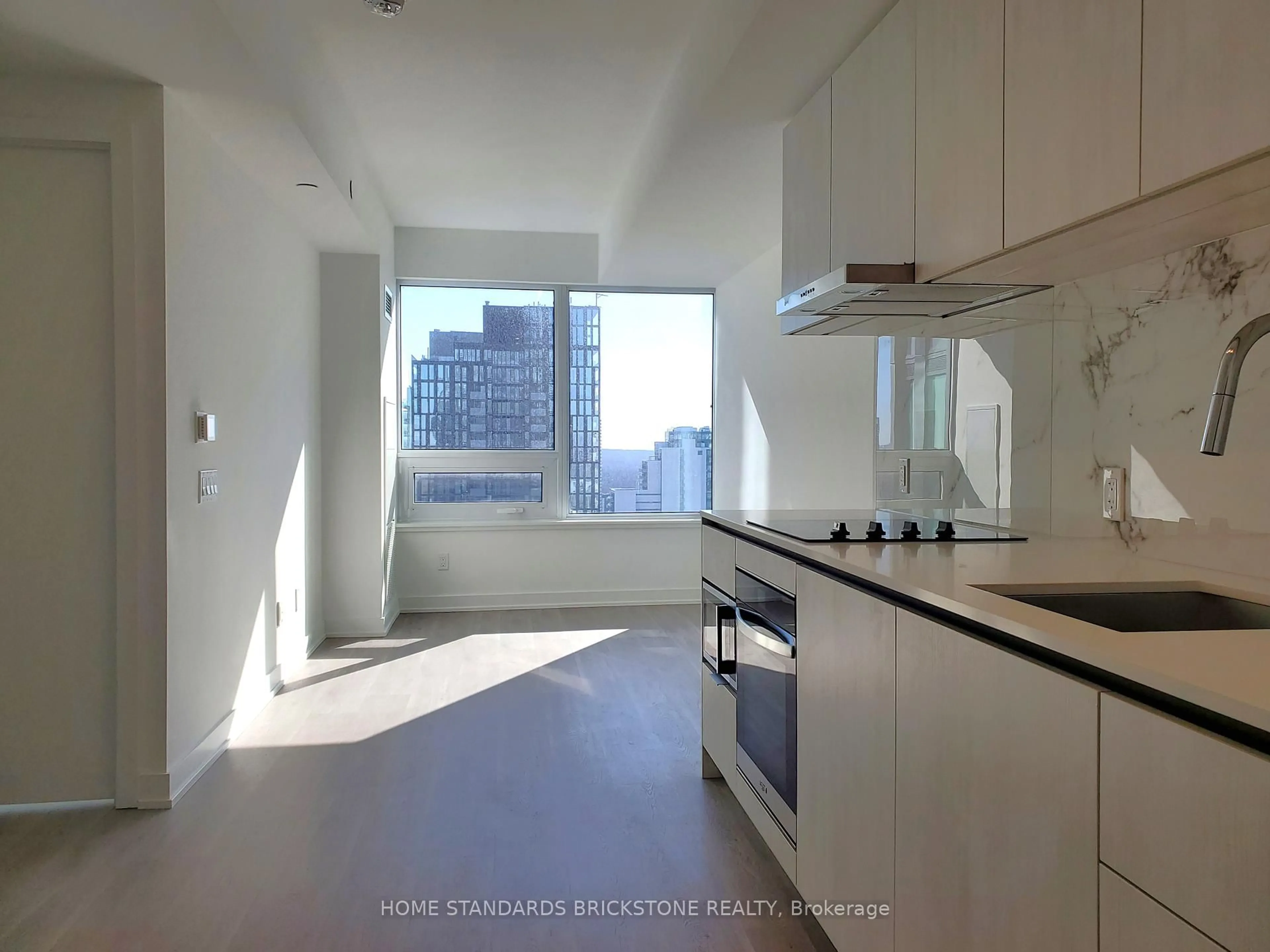 Standard kitchen, unknown for 8 WELLESELEY St #3510, Toronto Ontario M4Y 0J5