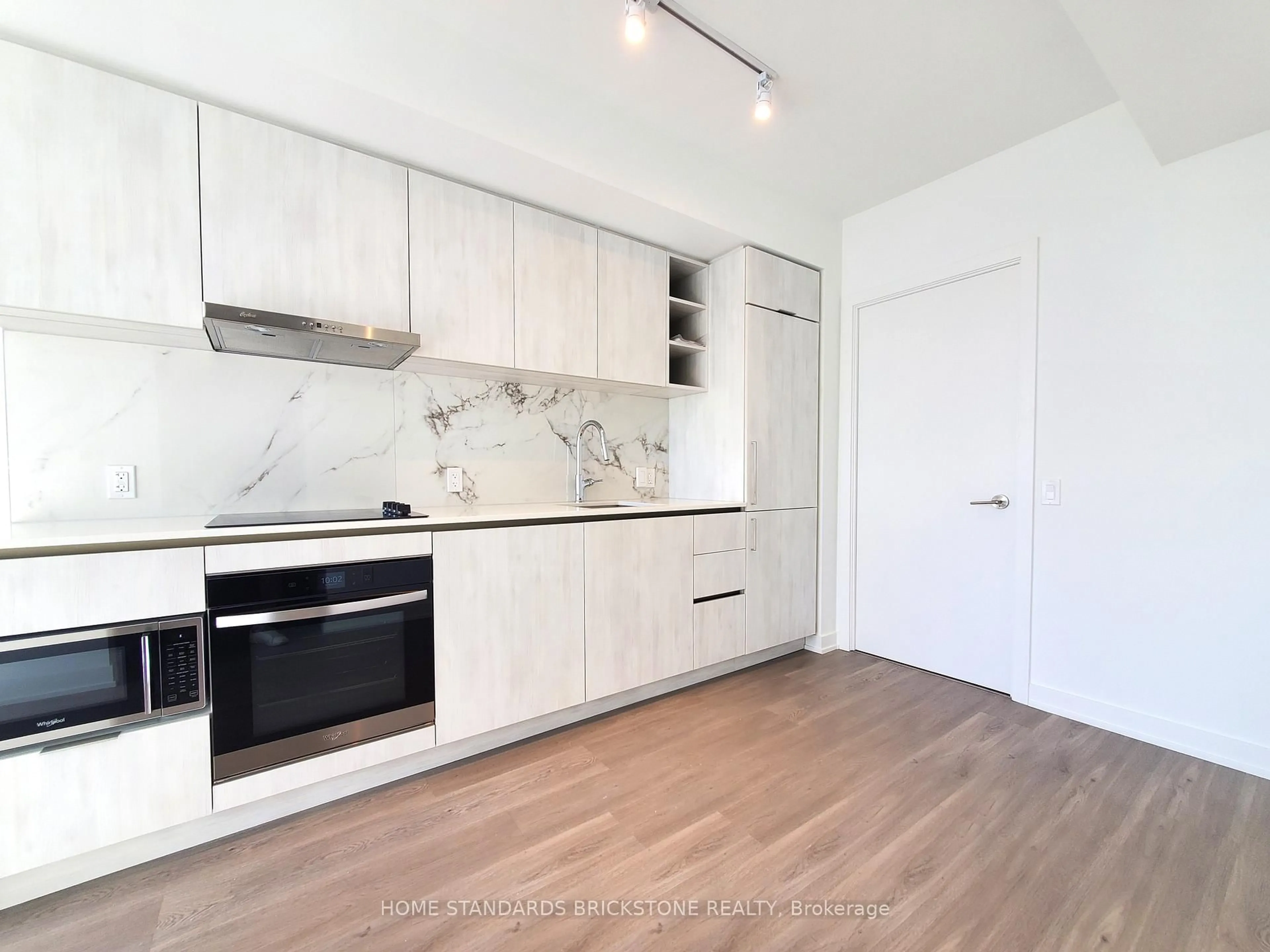 Open concept kitchen, unknown for 8 WELLESELEY St #3510, Toronto Ontario M4Y 0J5