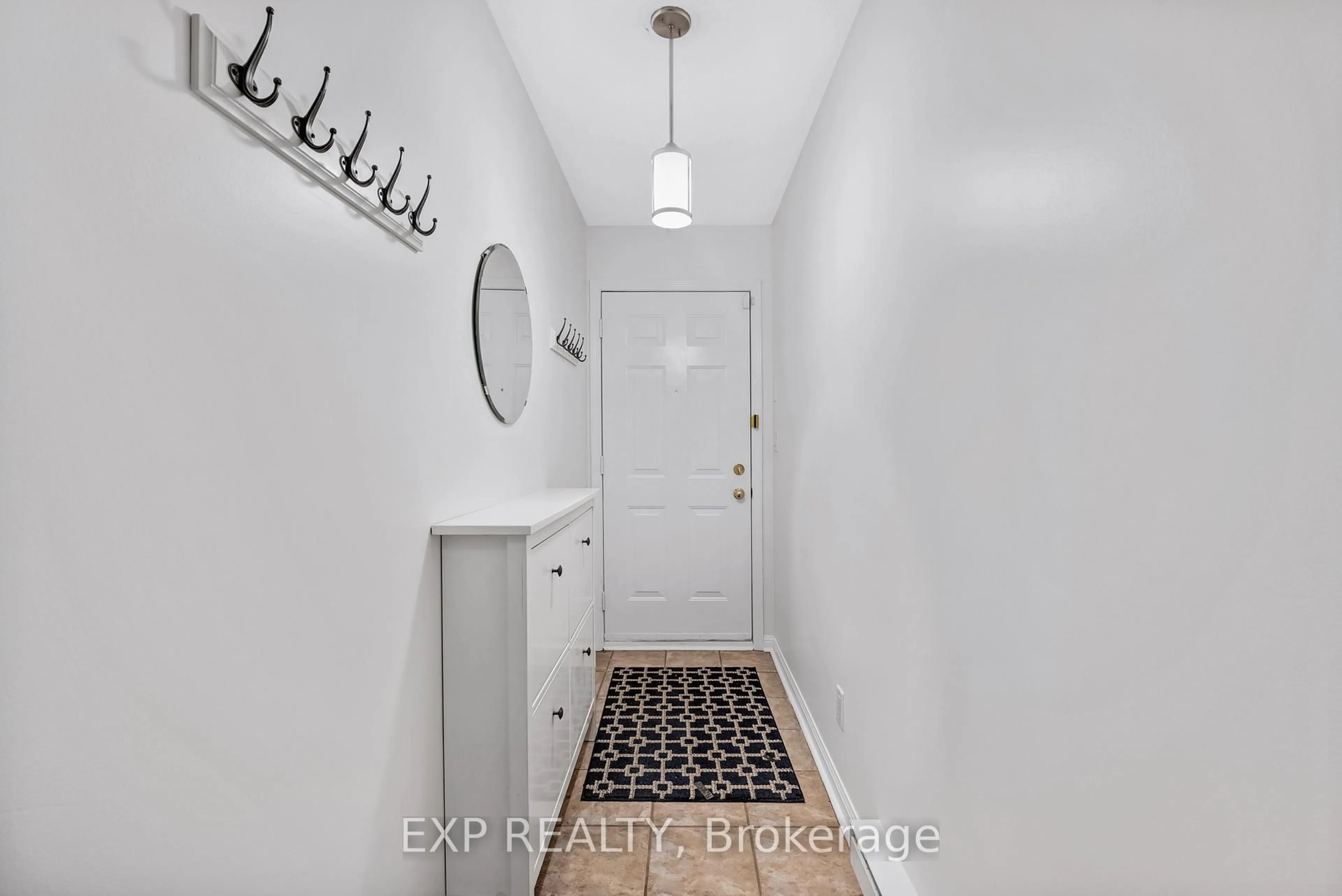Indoor entryway for 3 Everson Dr #121, Toronto Ontario M2N 7C2