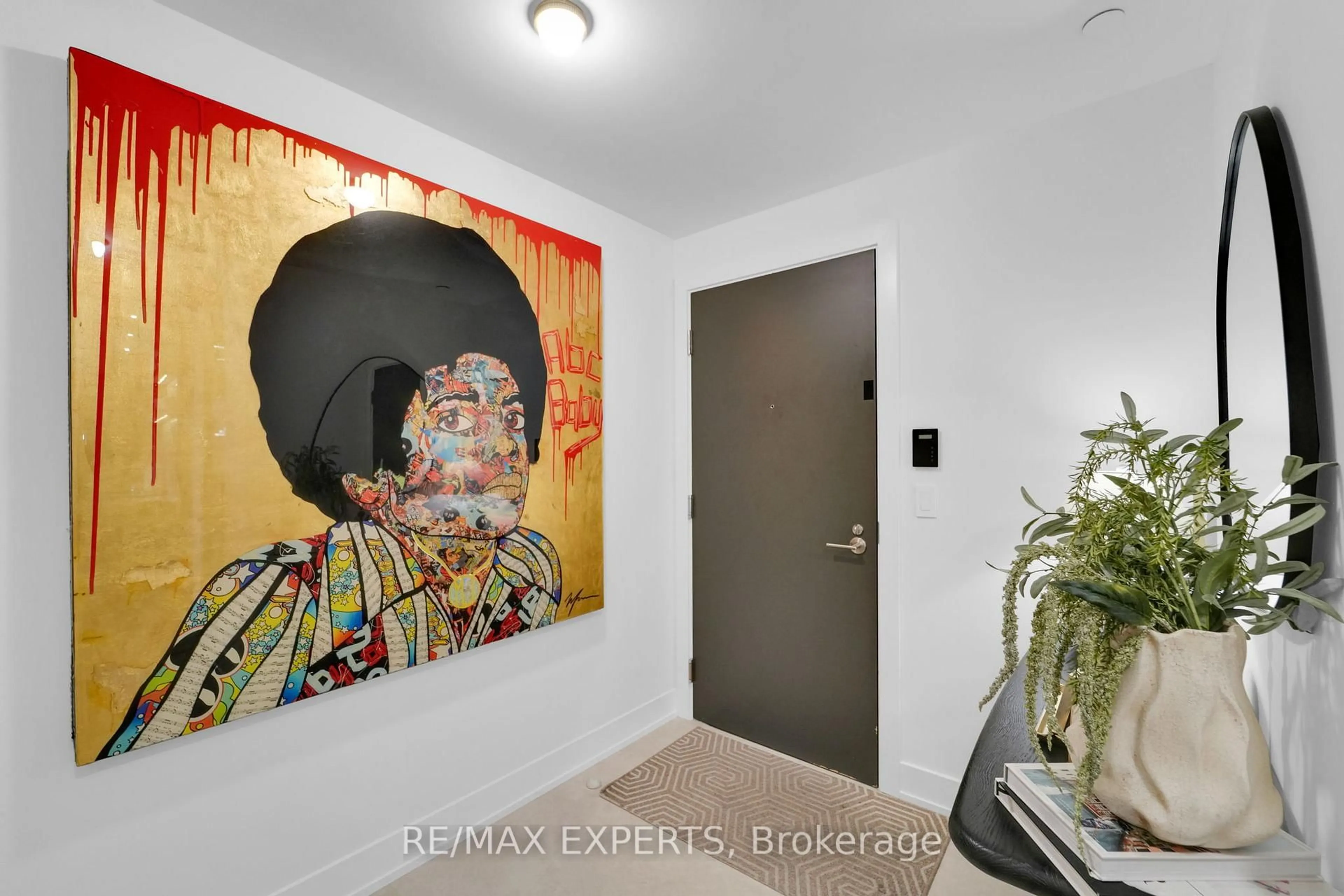 Indoor entryway for 38 Cameron St #605, Toronto Ontario M5T 0C3