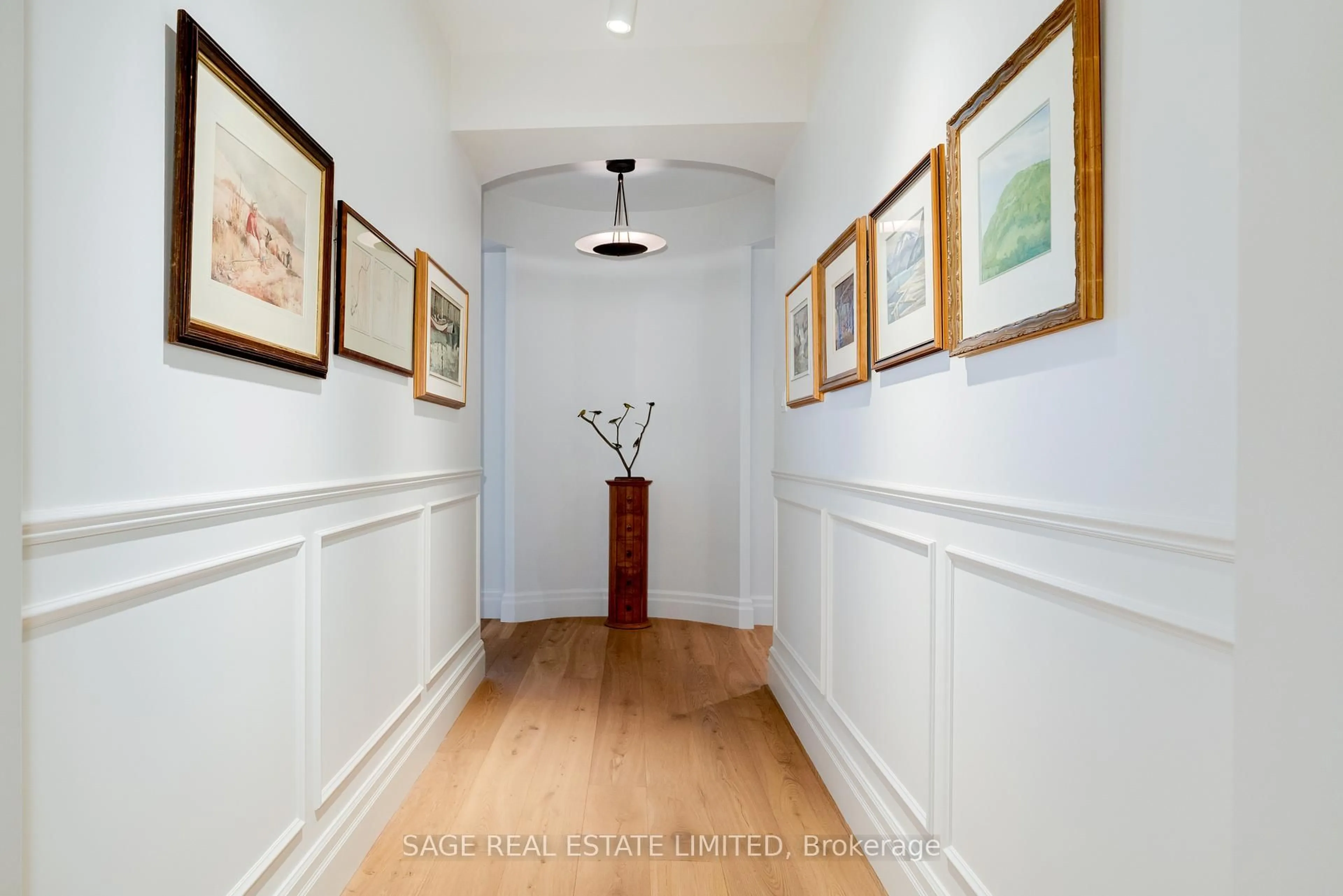 Indoor foyer for 20 Scrivener Sq #615, Toronto Ontario M4W 3X9