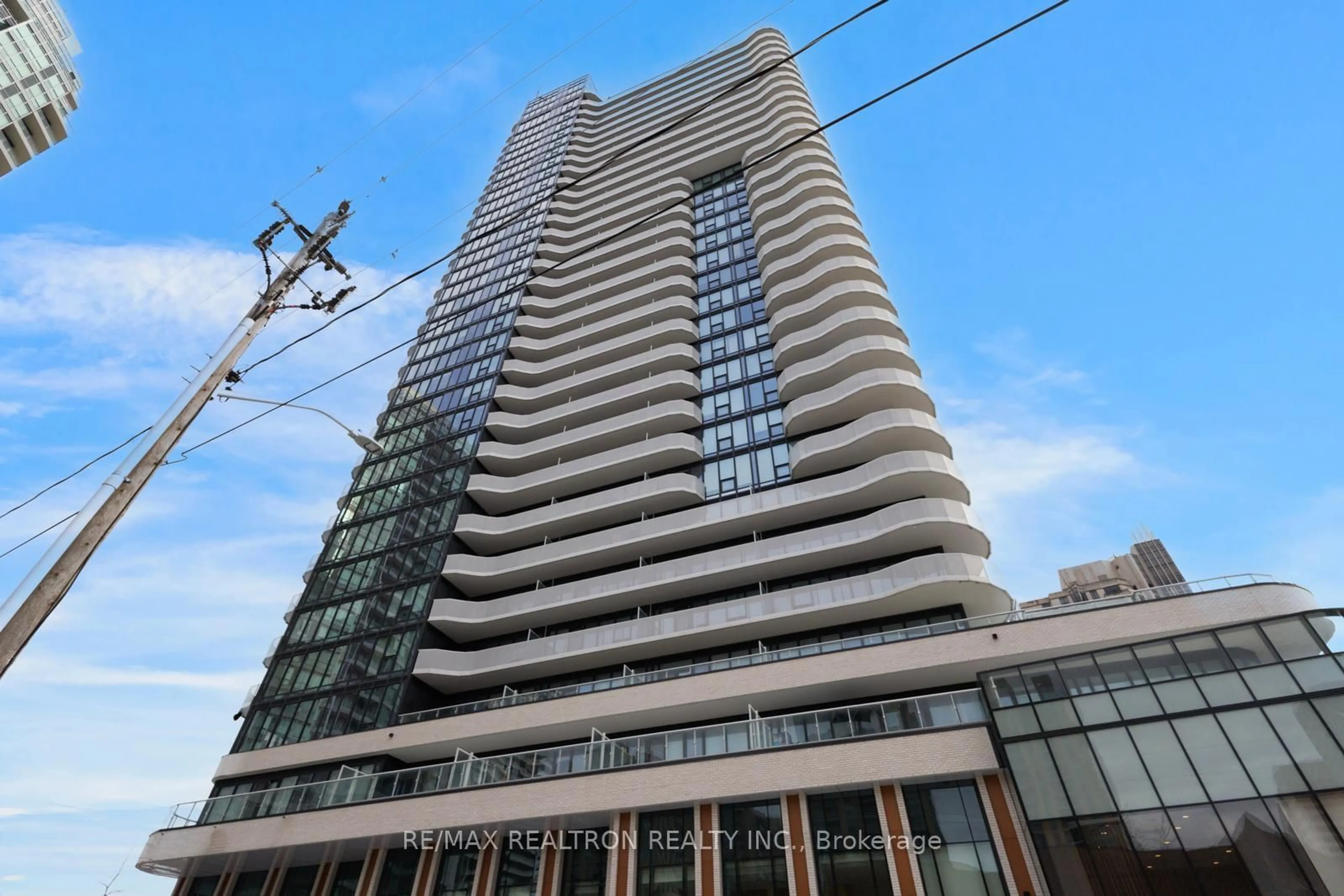Indoor foyer for 15 Holmes Ave #1701, Toronto Ontario M2N 0L4