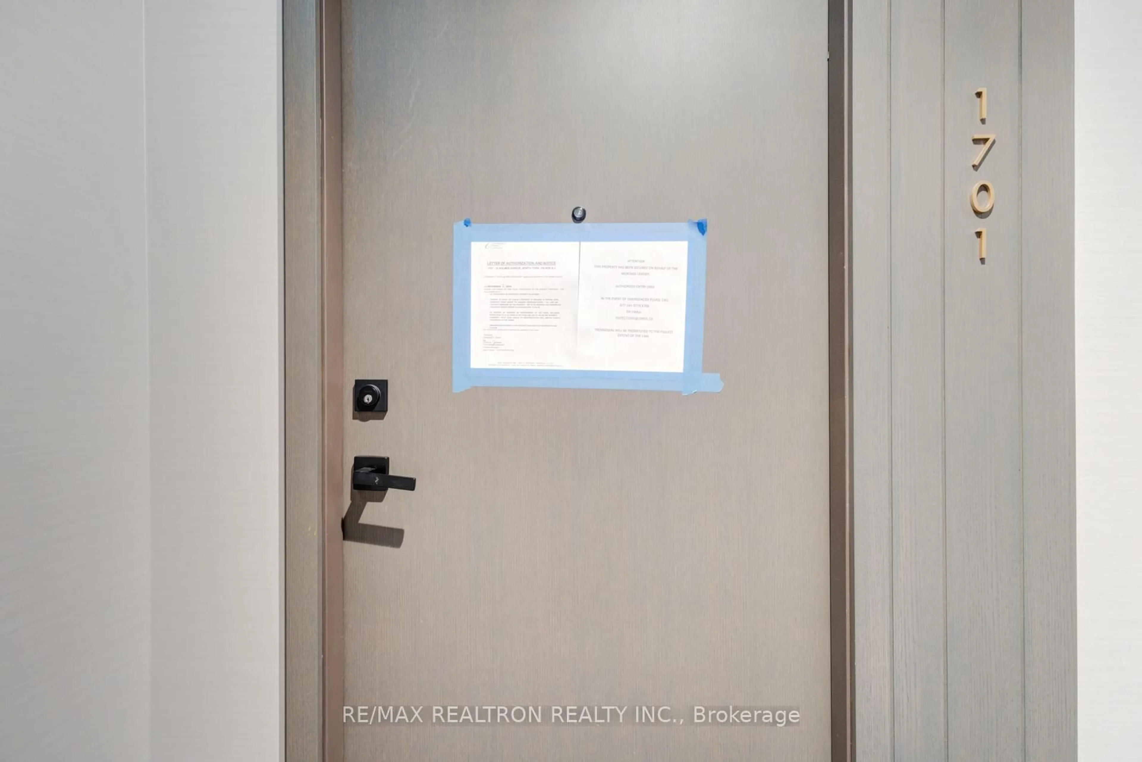 Indoor entryway for 15 Holmes Ave #1701, Toronto Ontario M2N 0L4