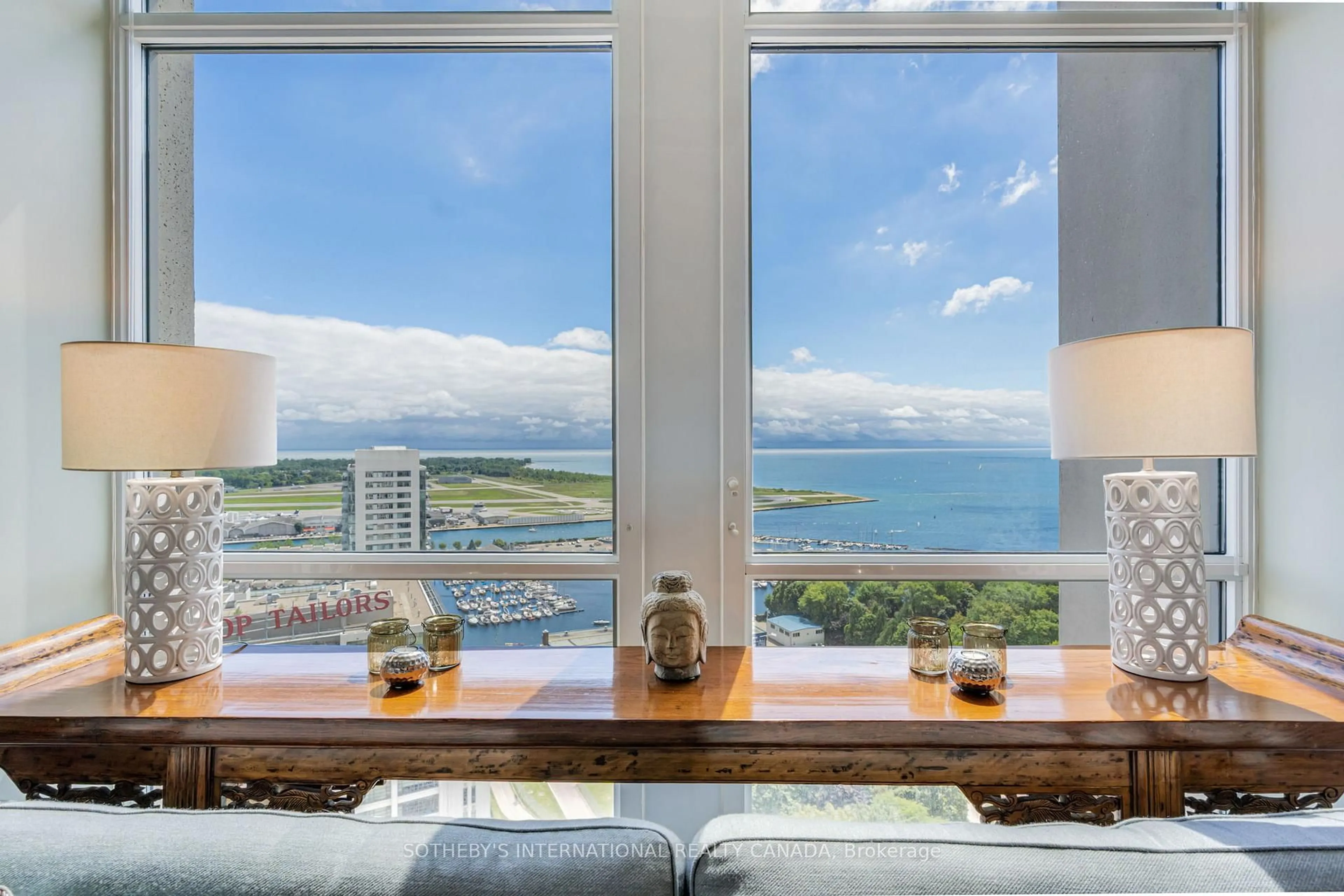 Unknown for 628 Fleet St #2704, Toronto Ontario M5V 1A8