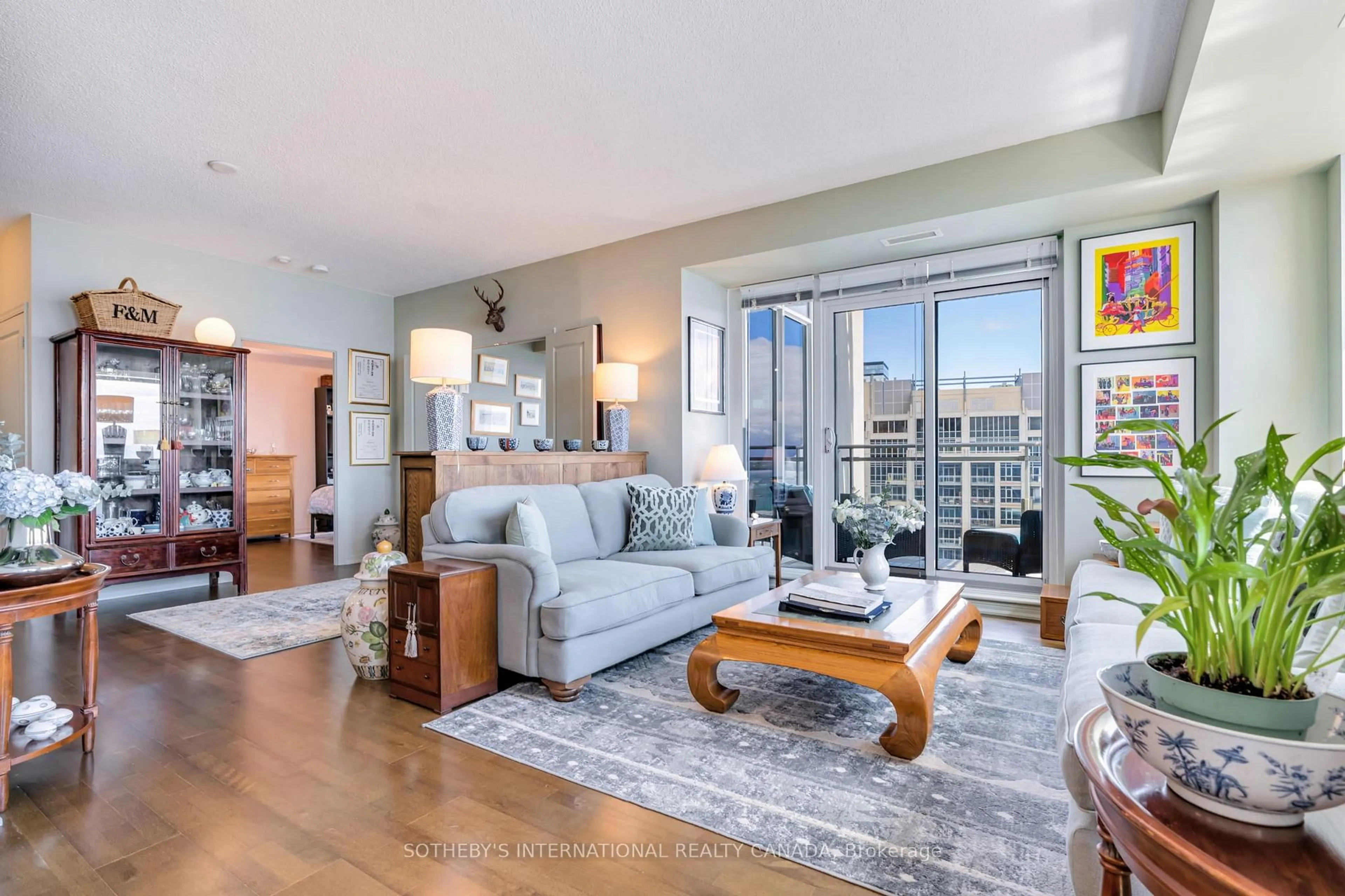 Living room with furniture, unknown for 628 Fleet St #2704, Toronto Ontario M5V 1A8