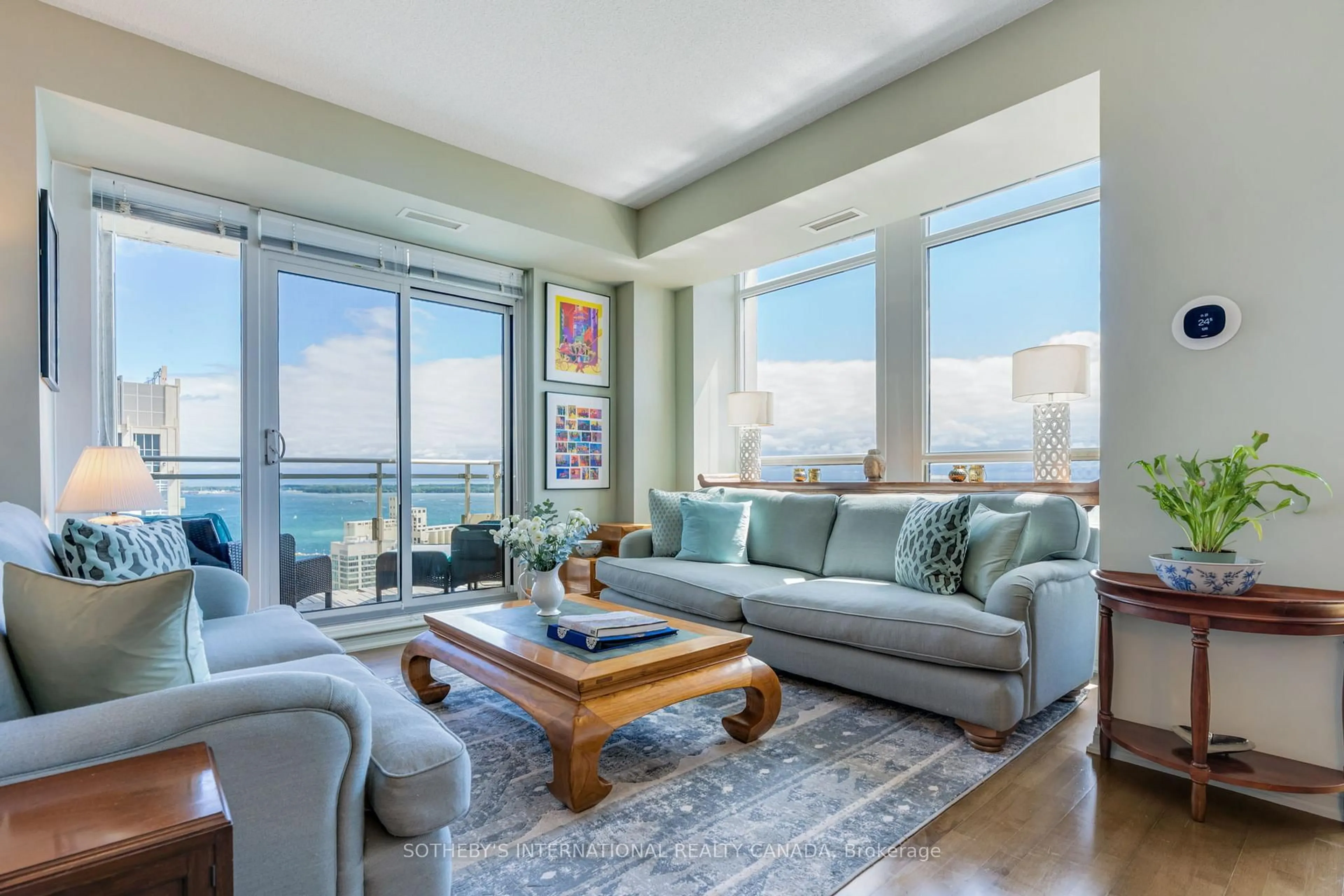 Living room with furniture, unknown for 628 Fleet St #2704, Toronto Ontario M5V 1A8