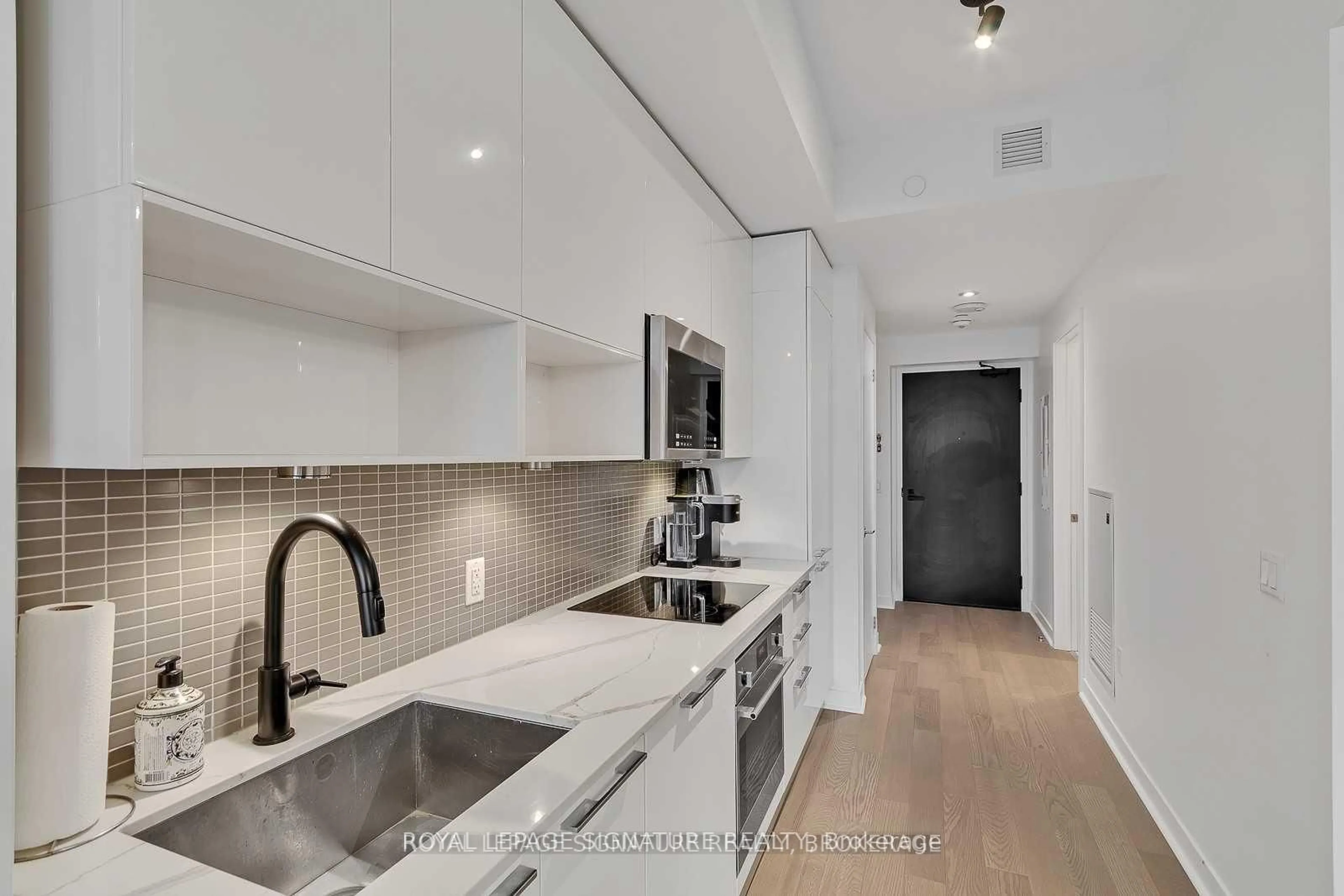 Contemporary kitchen, ceramic/tile floor for 501 Adelaide St #804, Toronto Ontario M5V 0R3