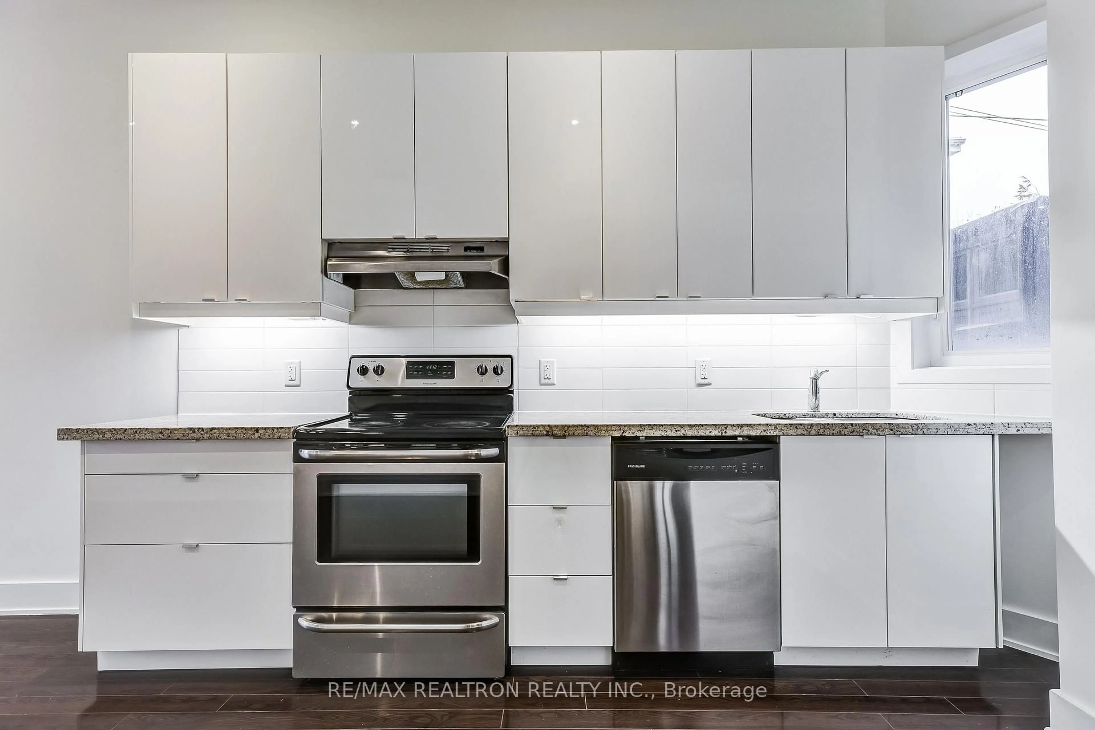 Standard kitchen, unknown for 588 Ossington Ave, Toronto Ontario M6G 3T5
